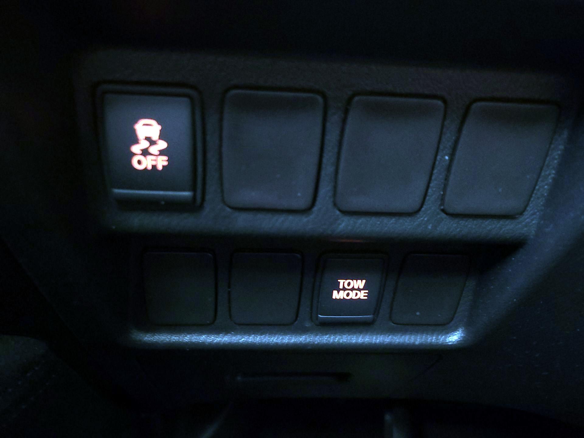 Thumbnail: 2015 Nissan Pathfinder - 13