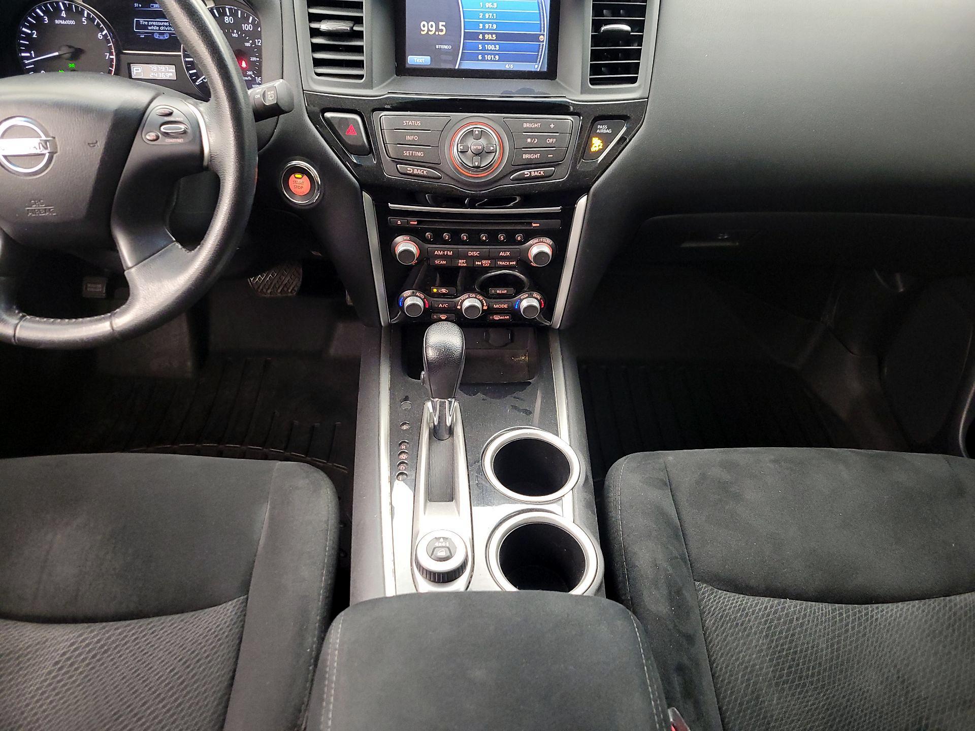 Thumbnail: 2015 Nissan Pathfinder - 17