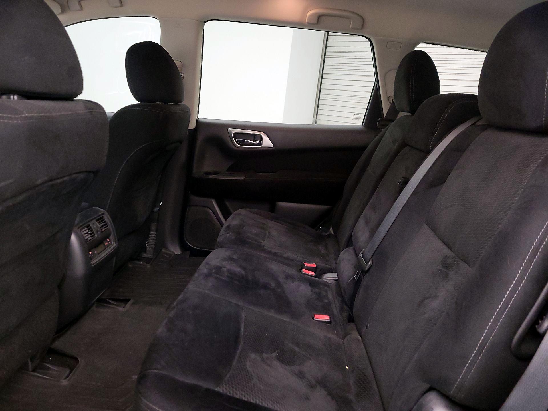 Thumbnail: 2015 Nissan Pathfinder - 19