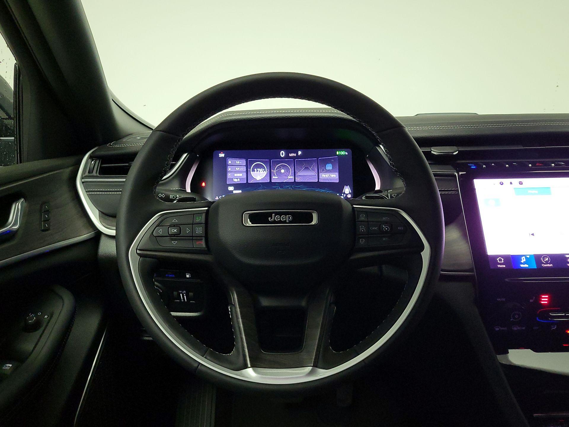Thumbnail: 2024 Jeep Grand Cherokee - 10