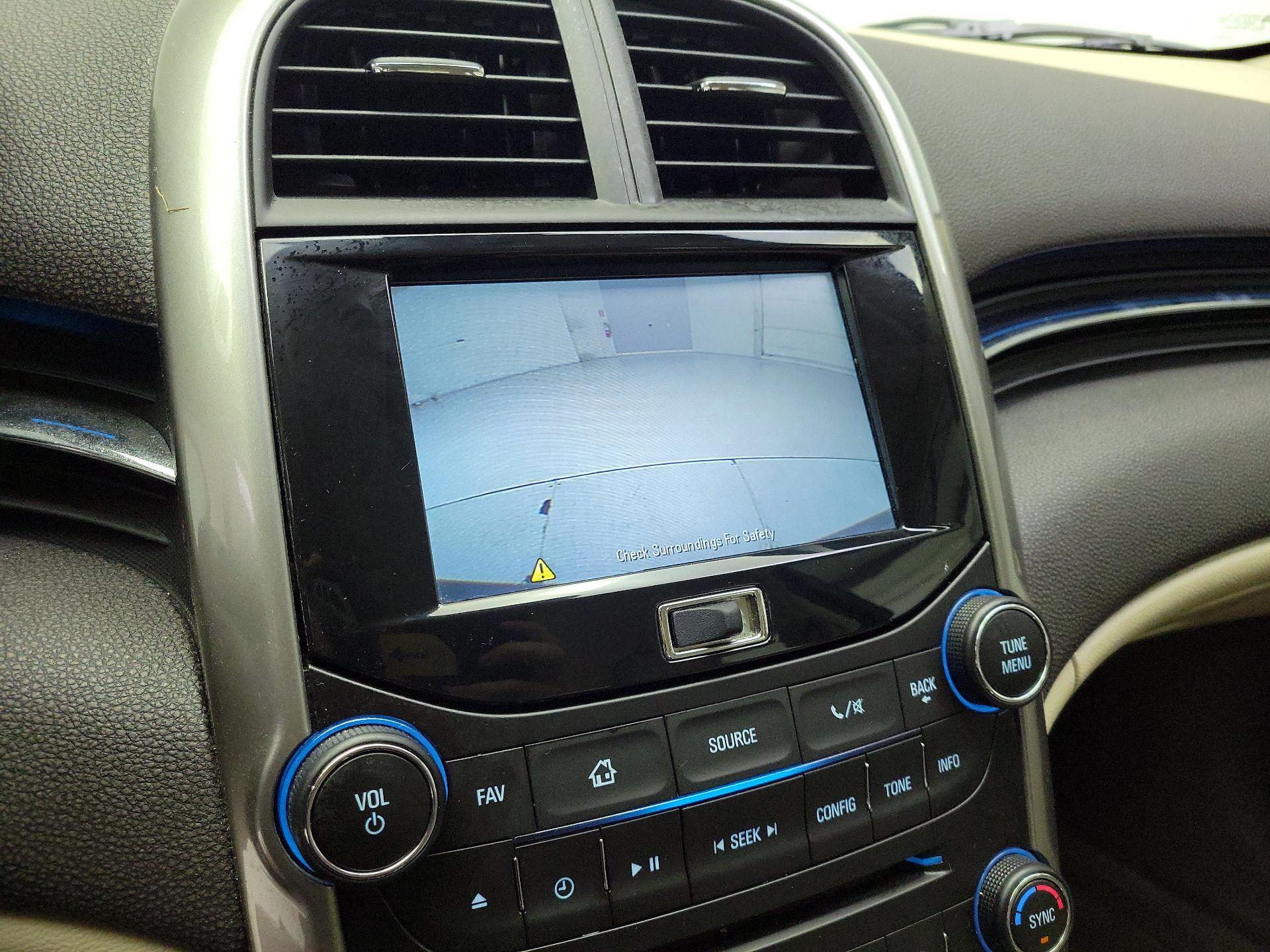 Thumbnail: 2014 Chevrolet Malibu - 14