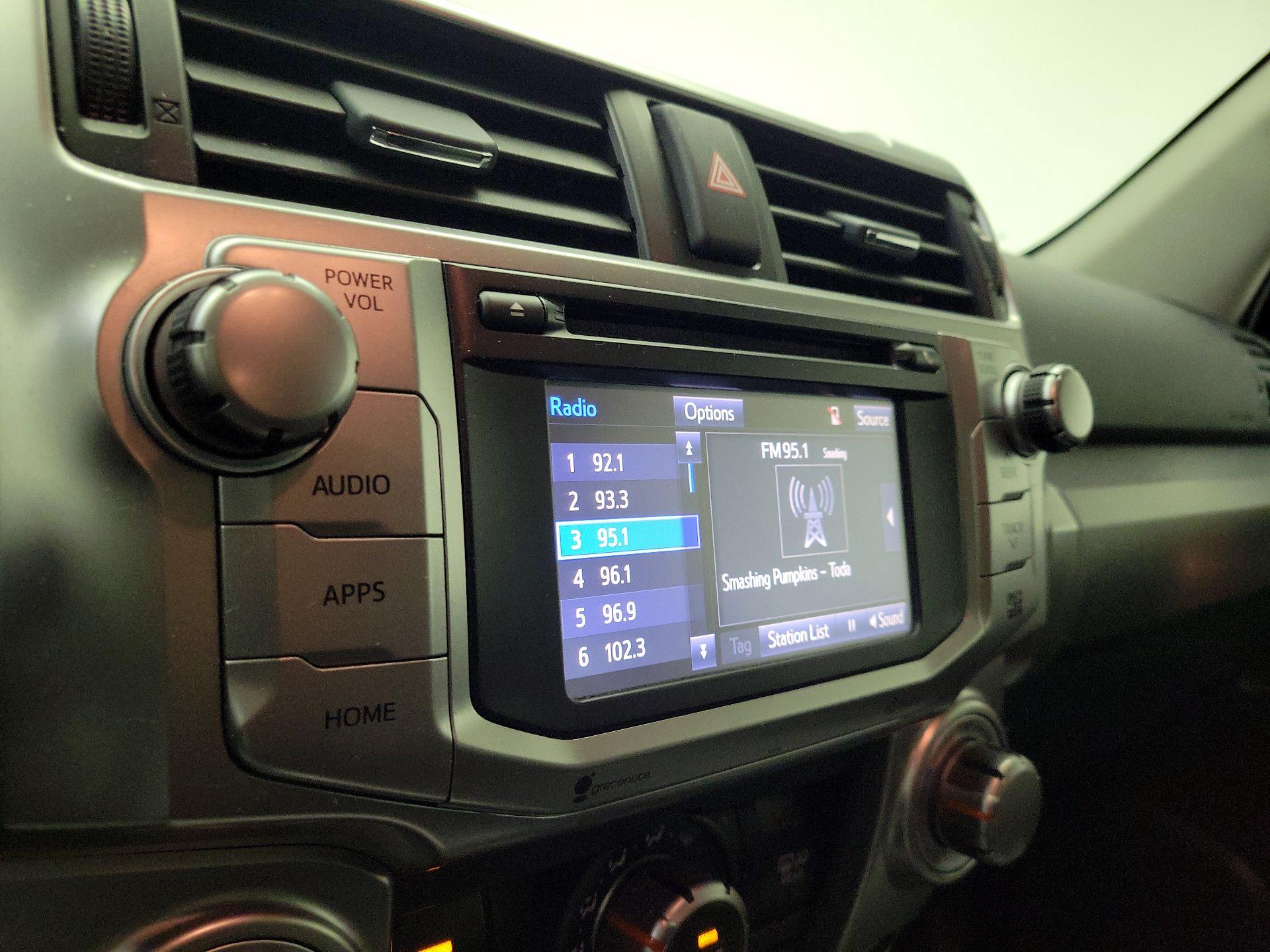 Thumbnail: 2014 Toyota 4Runner - 15