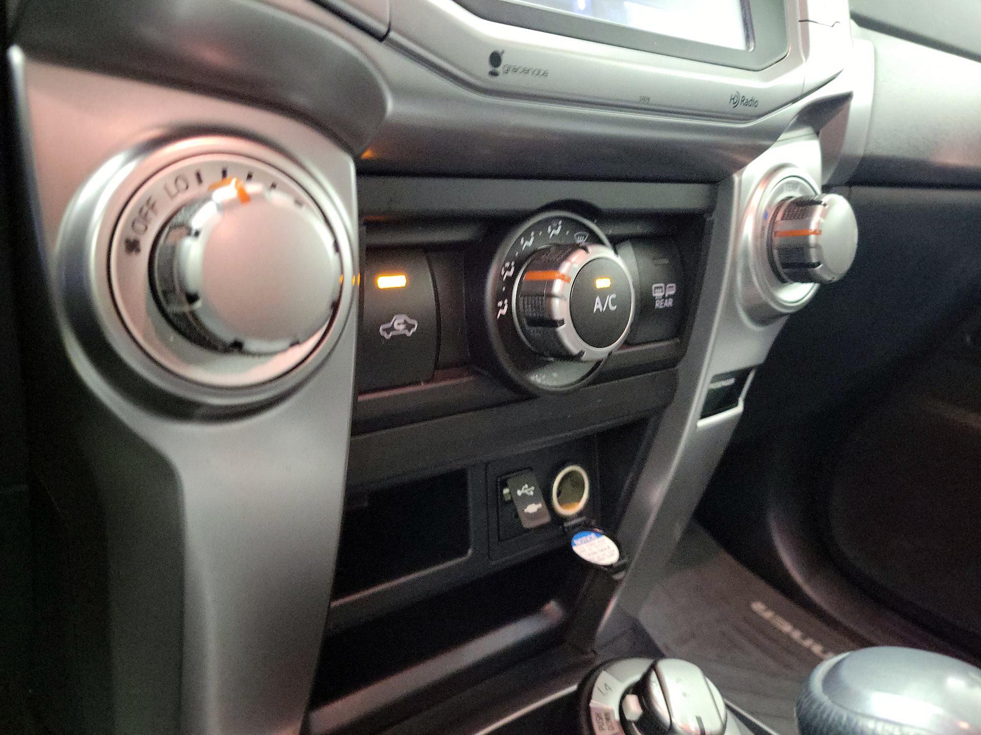 Thumbnail: 2014 Toyota 4Runner - 16