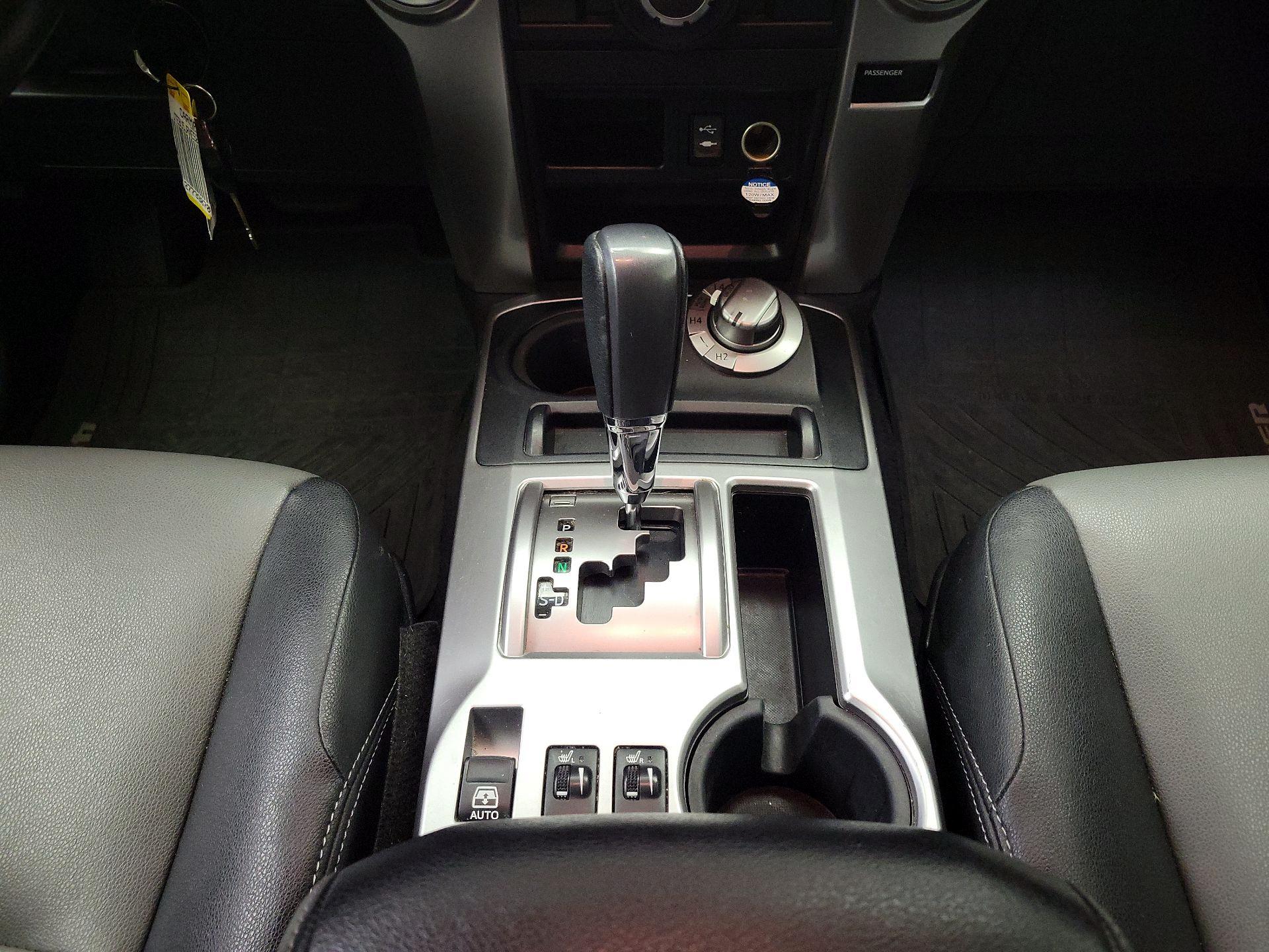 Thumbnail: 2014 Toyota 4Runner - 17