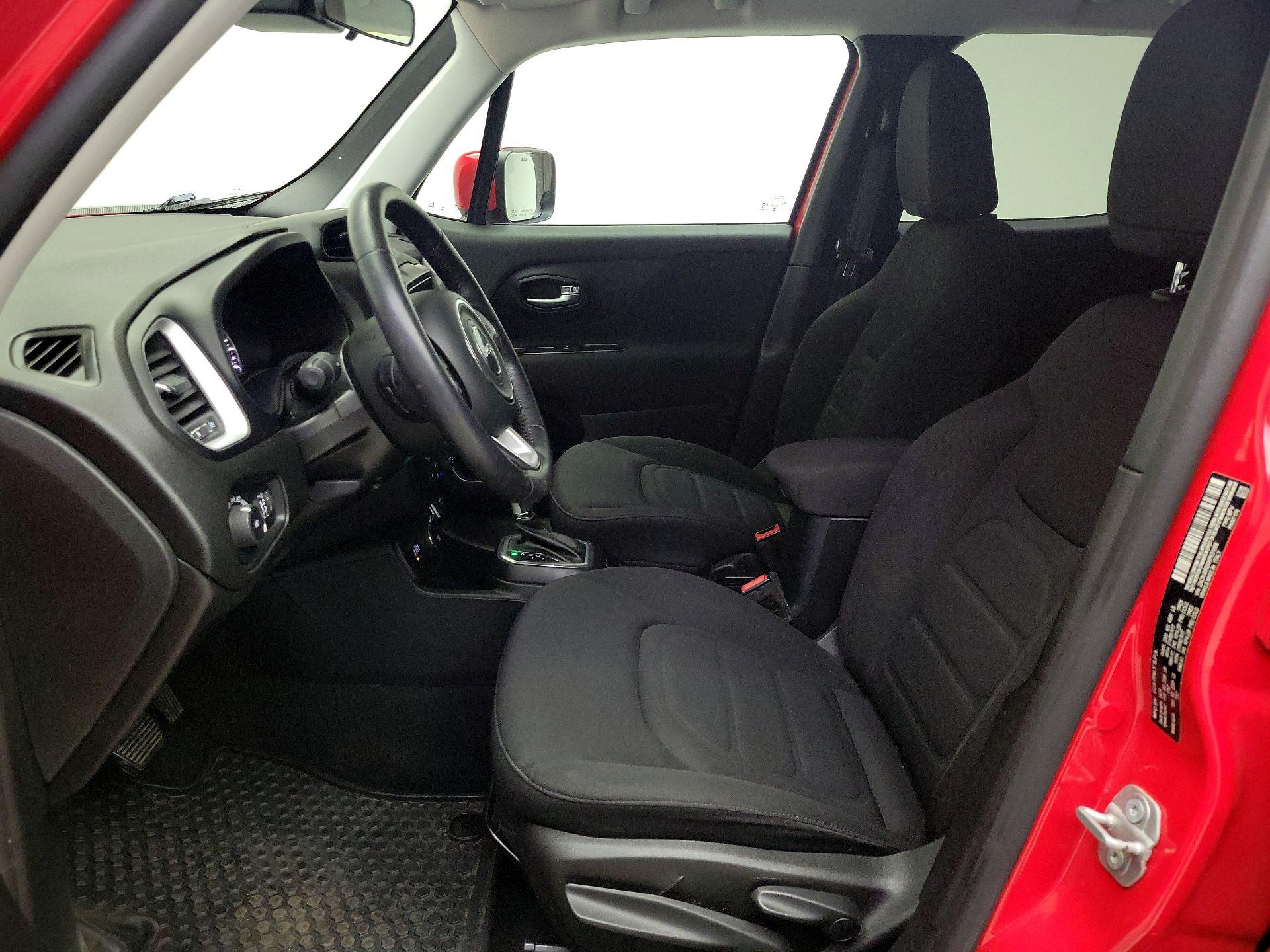 Thumbnail: 2019 Jeep Renegade - 11