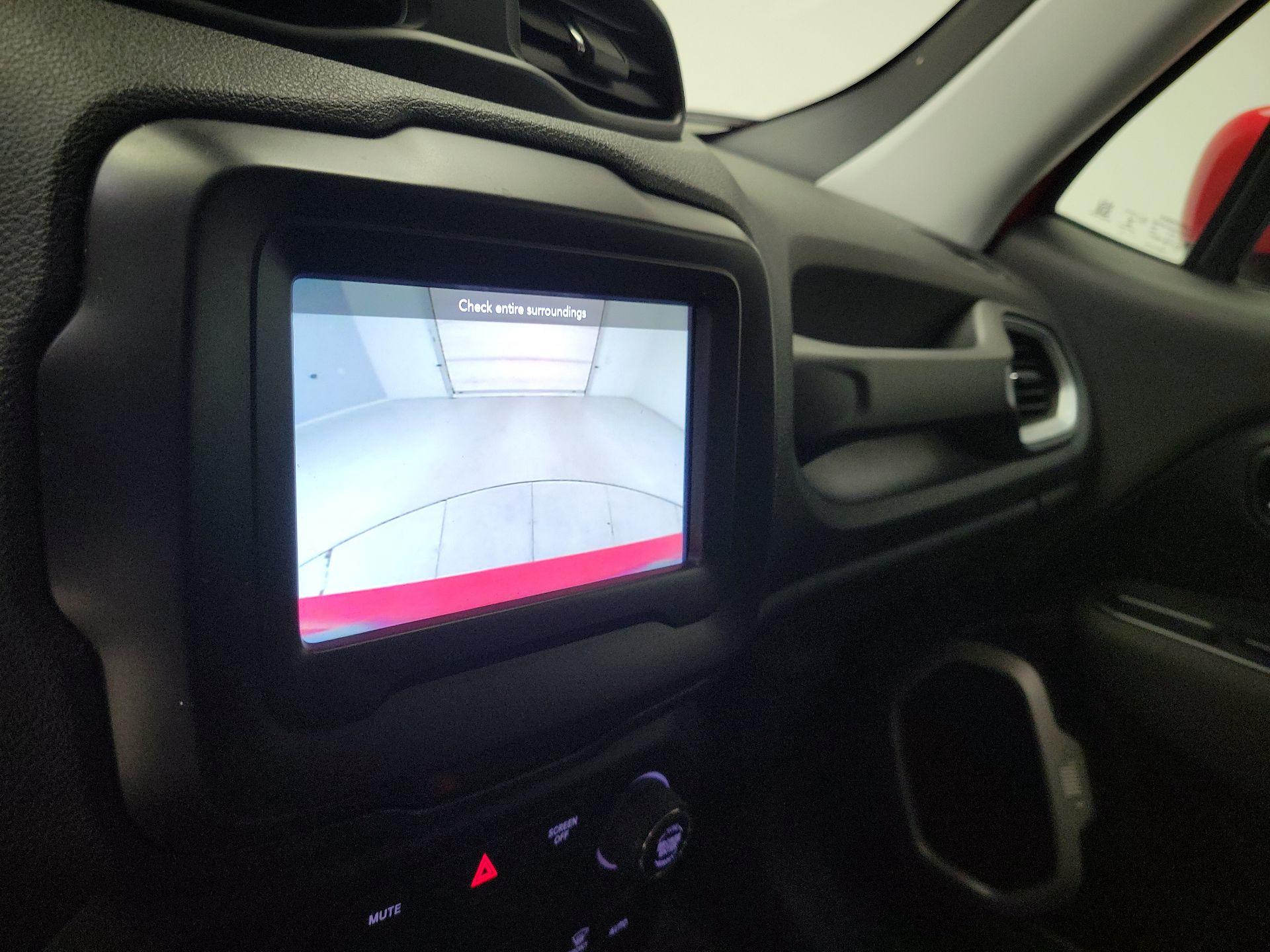 Thumbnail: 2019 Jeep Renegade - 14