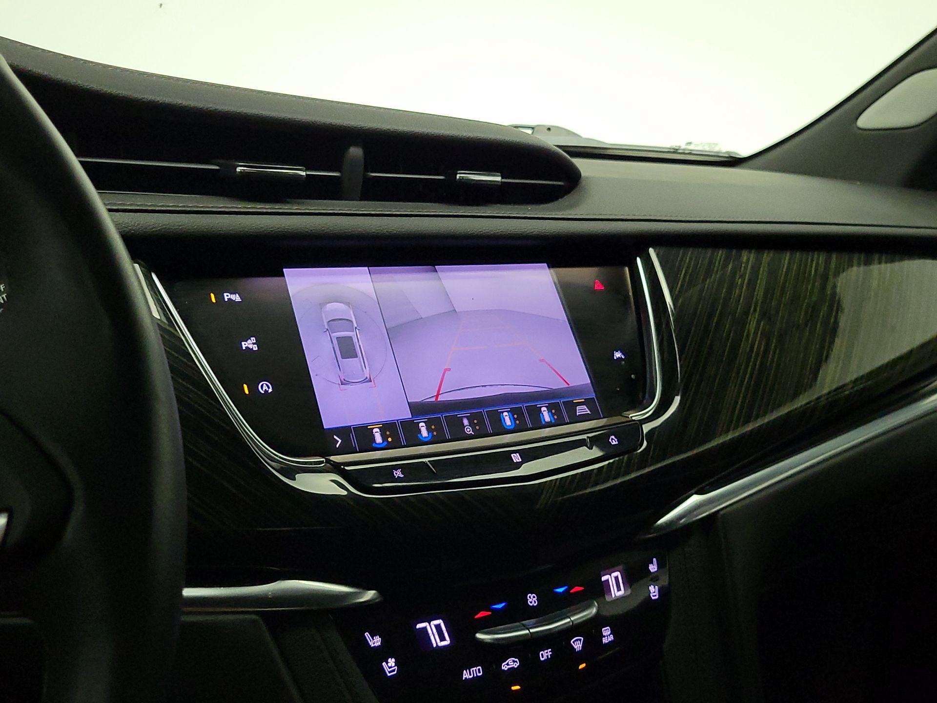 Thumbnail: 2020 Cadillac XT6 - 14