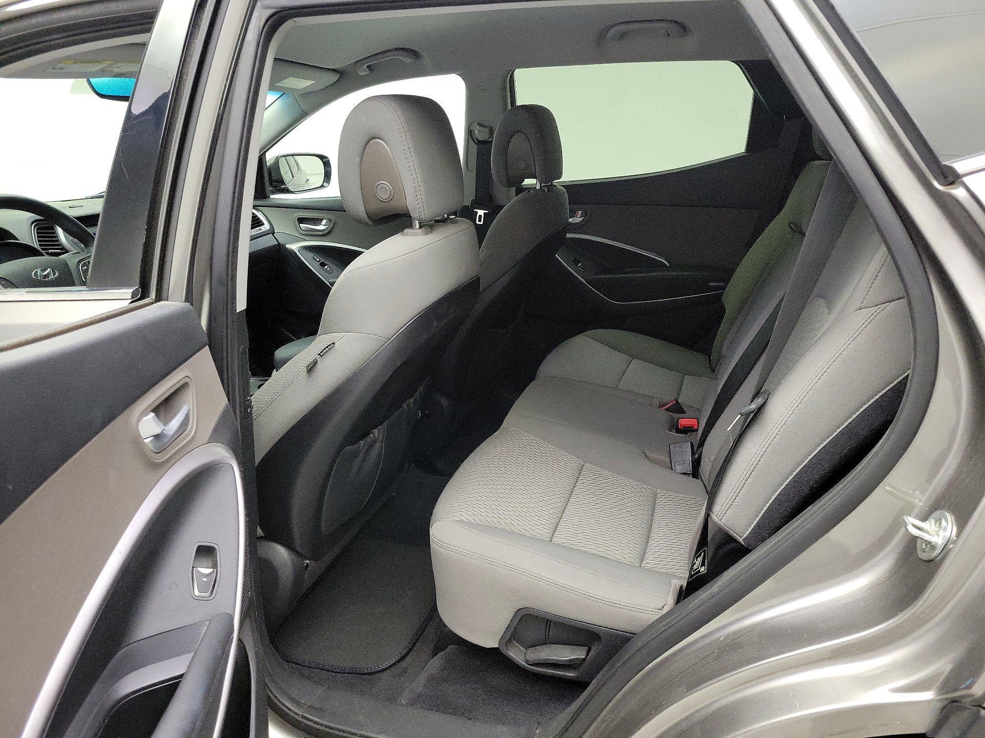 Thumbnail: 2015 Hyundai Santa Fe - 17