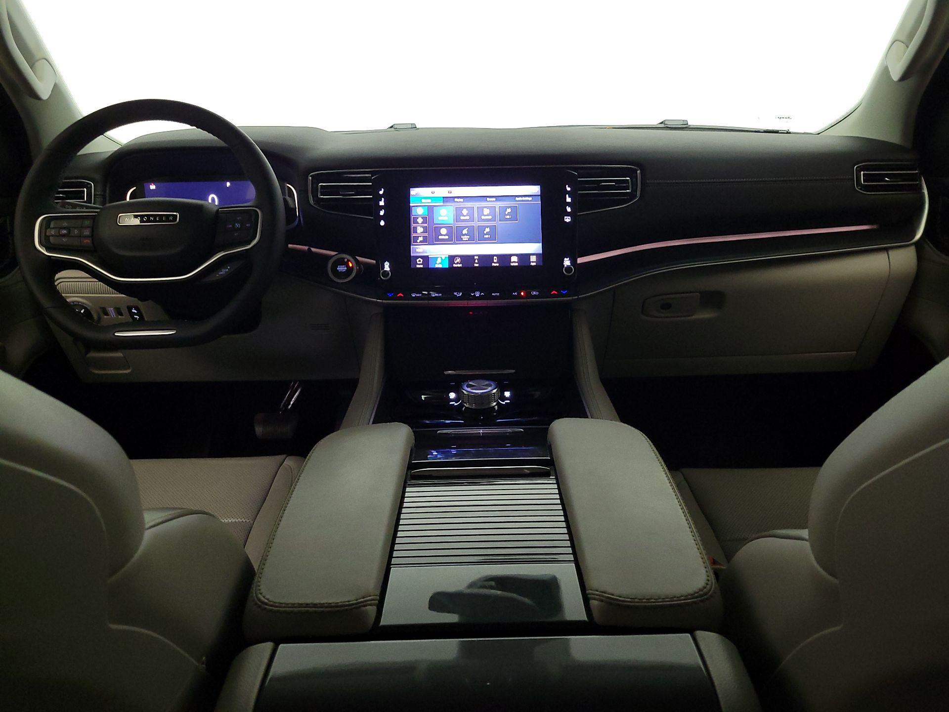 Thumbnail: 2022 Jeep Wagoneer - 9