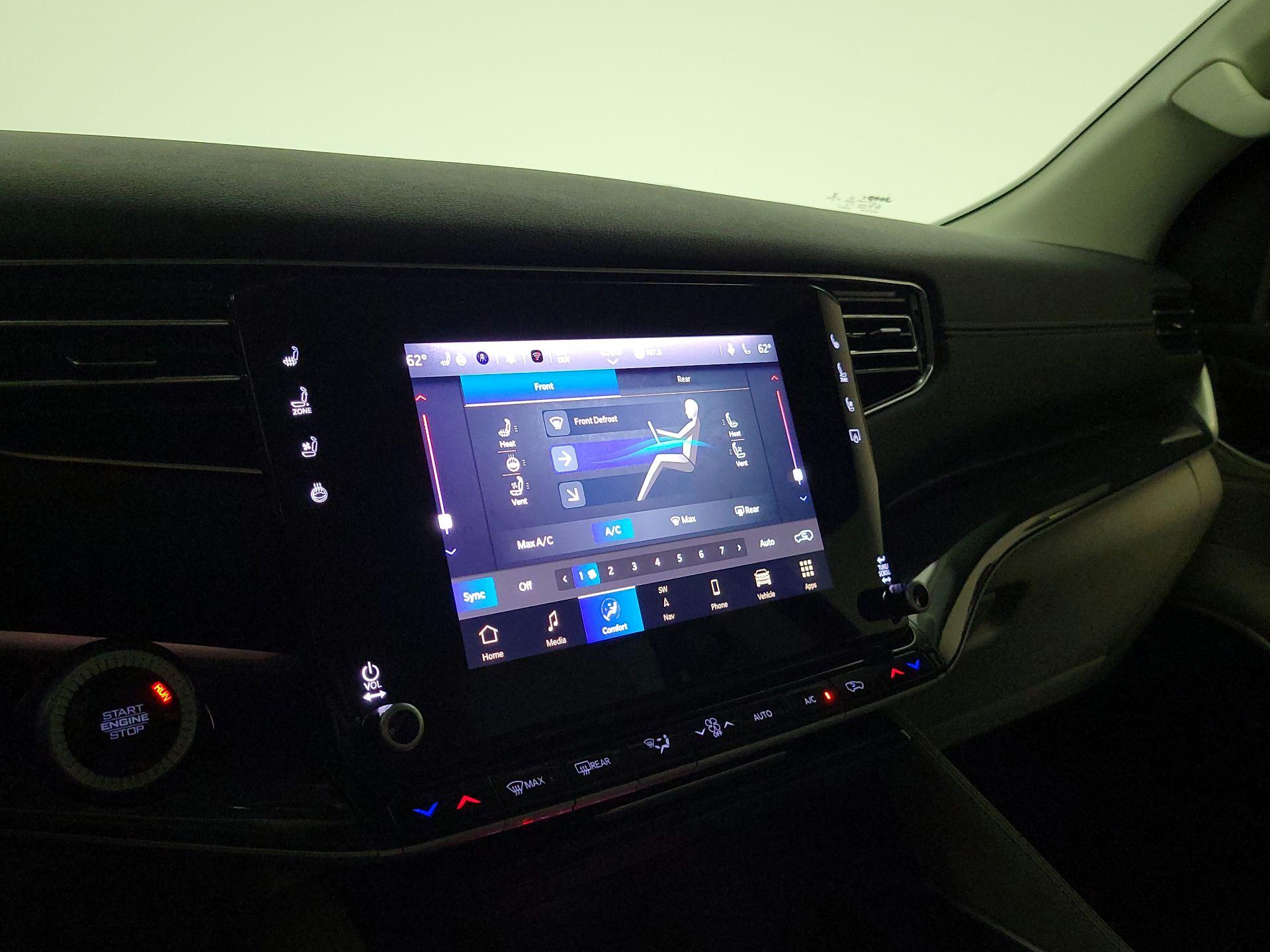 Thumbnail: 2022 Jeep Wagoneer - 17