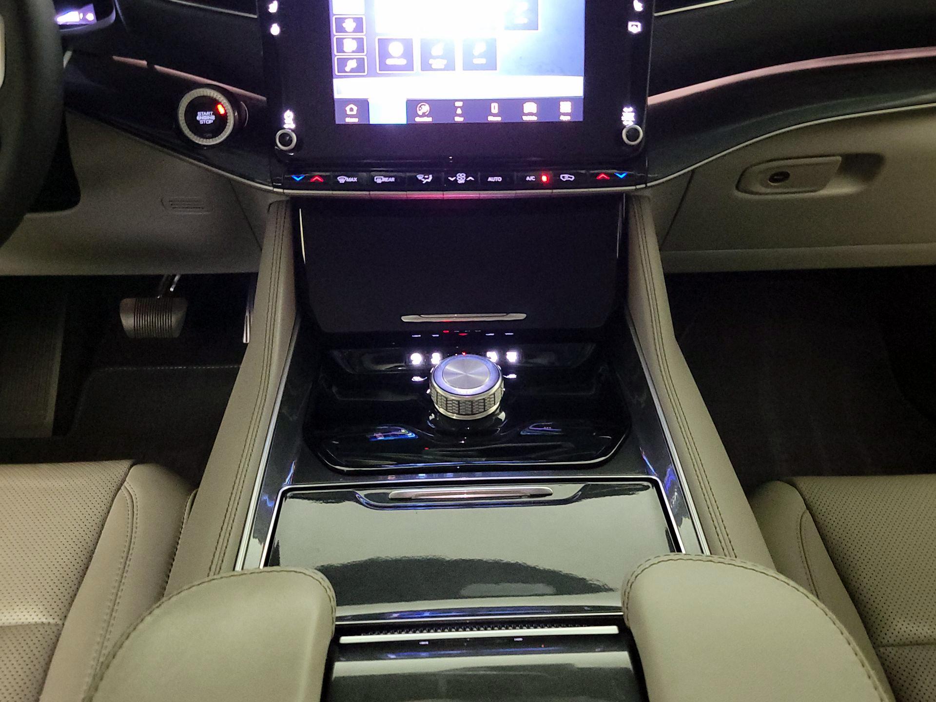 Thumbnail: 2022 Jeep Wagoneer - 18