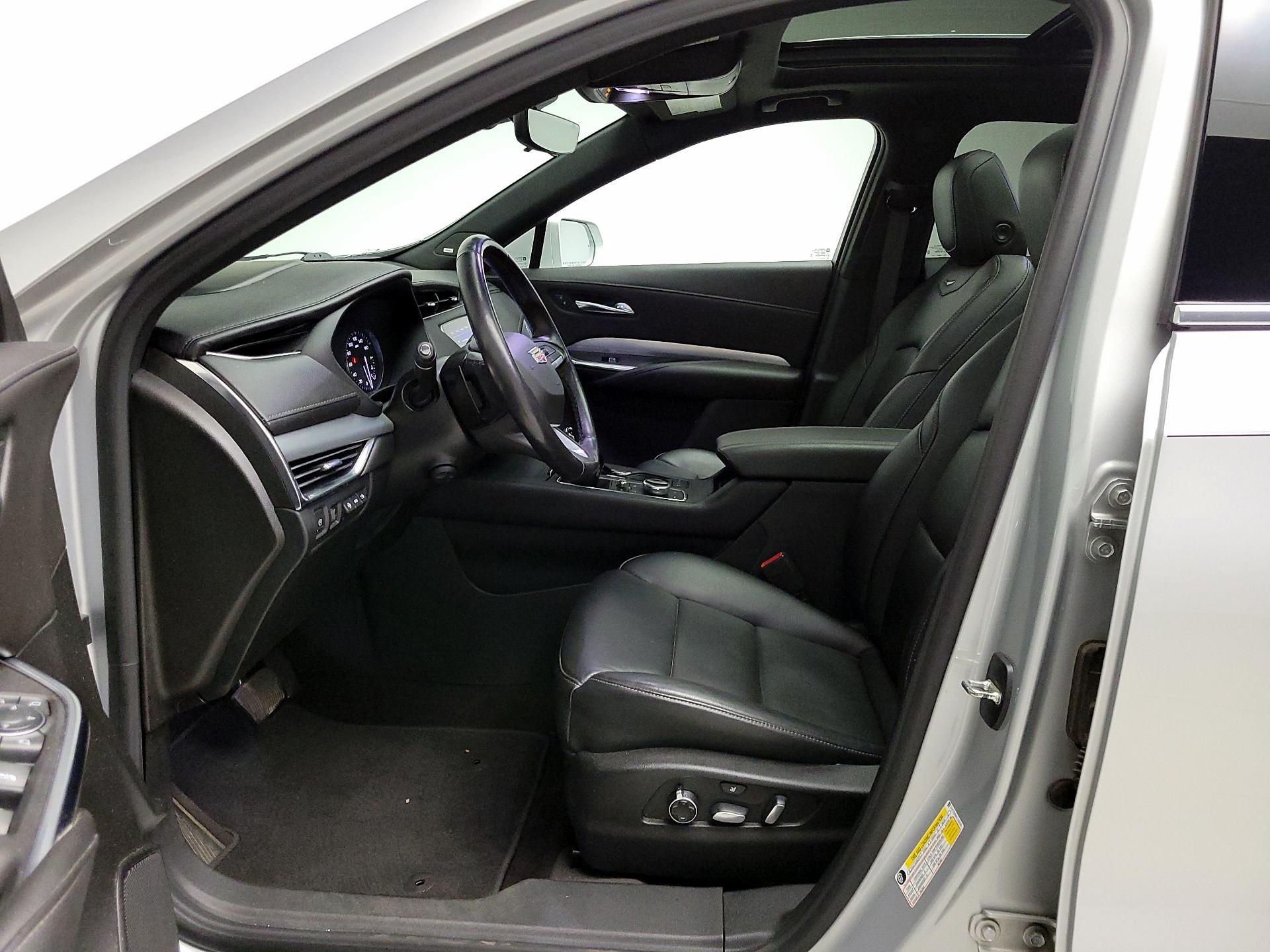 Thumbnail: 2020 Cadillac XT4 - 11