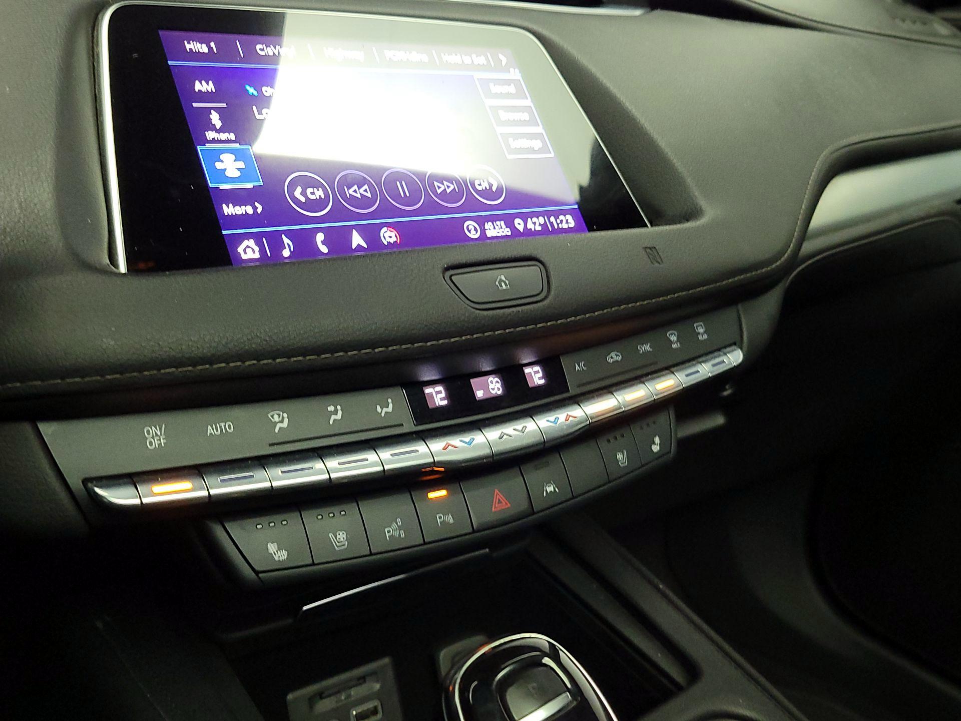 Thumbnail: 2020 Cadillac XT4 - 17