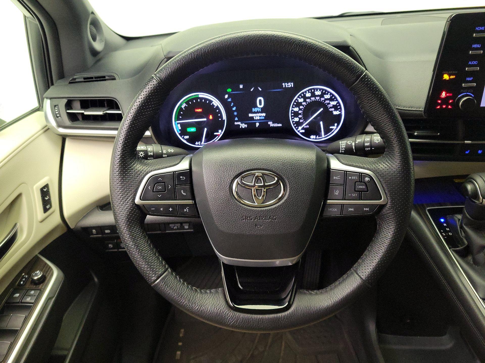 Thumbnail: 2021 Toyota Sienna - 10