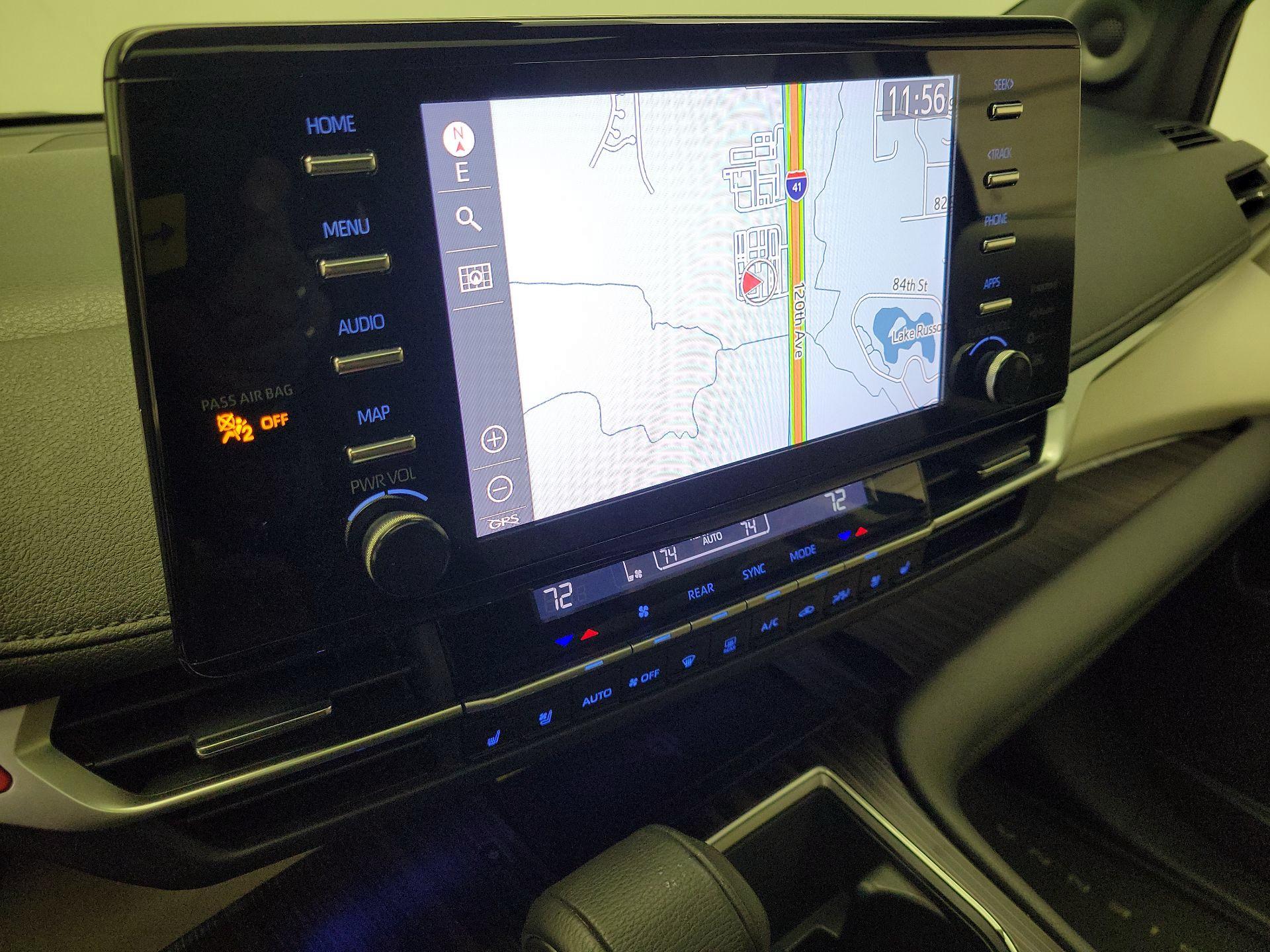 Thumbnail: 2021 Toyota Sienna - 14