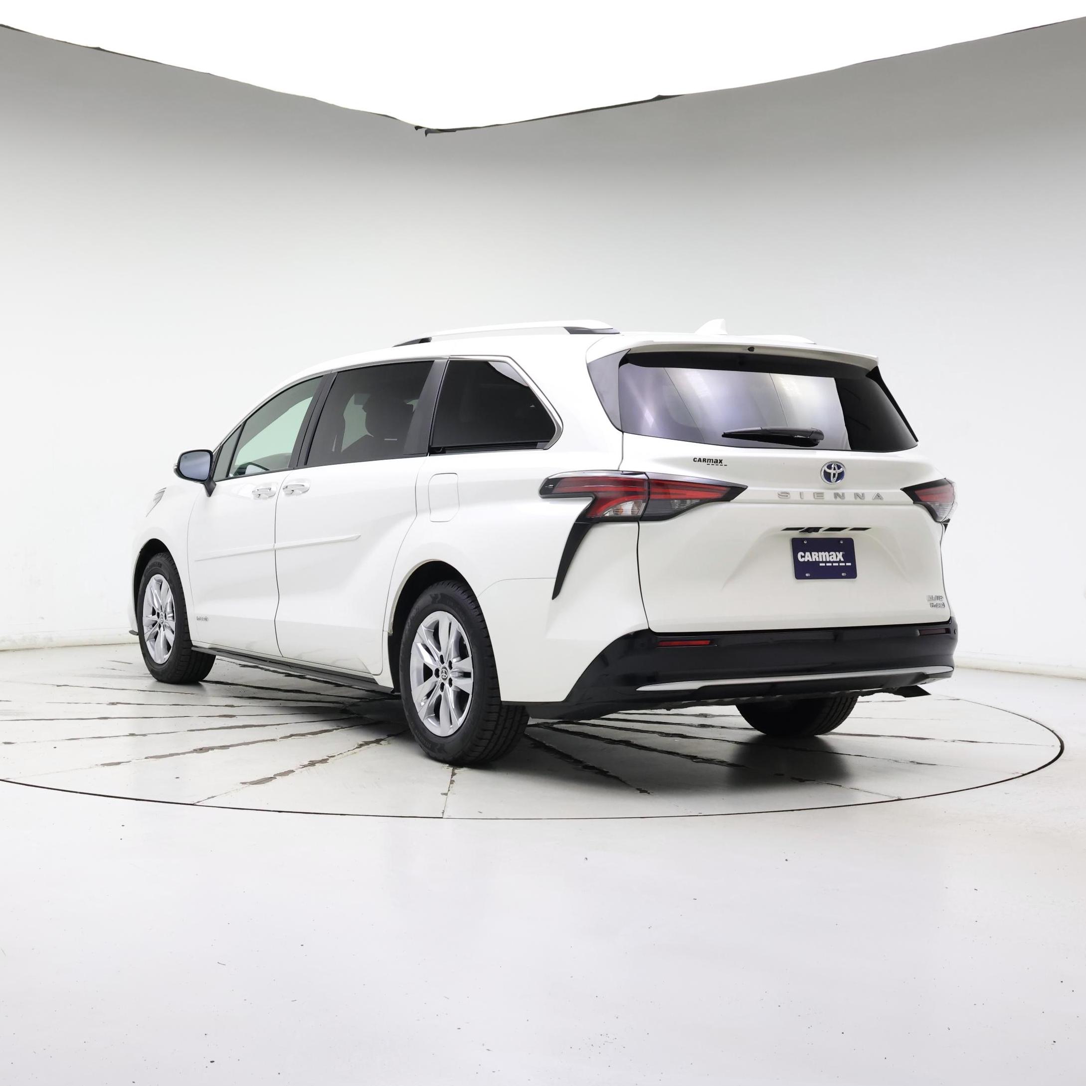 Thumbnail: 2021 Toyota Sienna - 2
