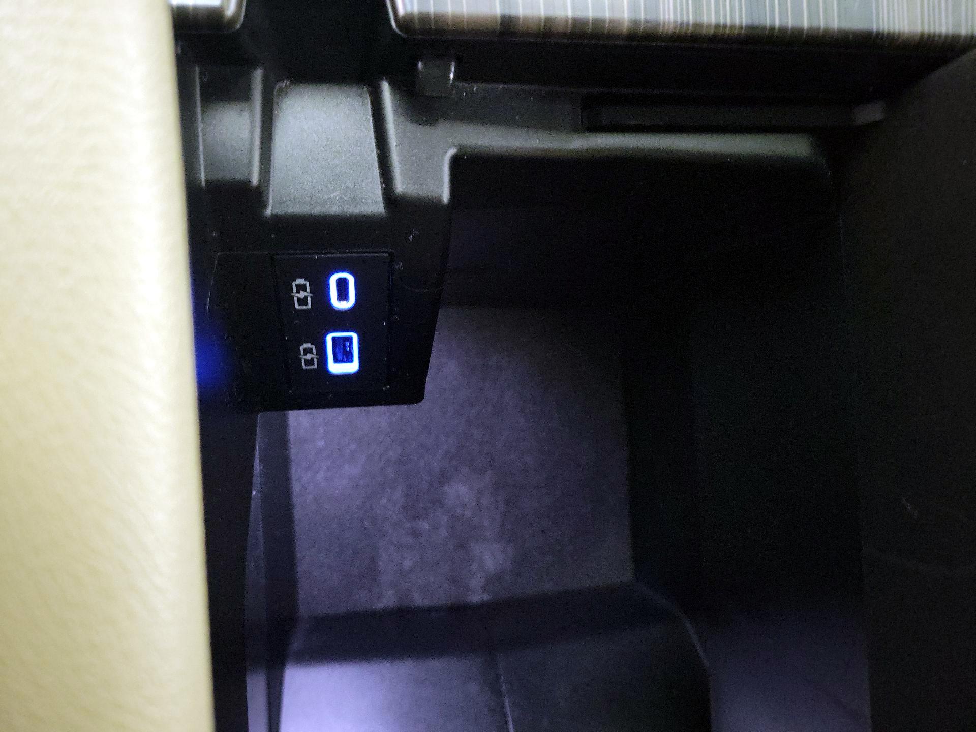 Thumbnail: 2021 Toyota Sienna - 19