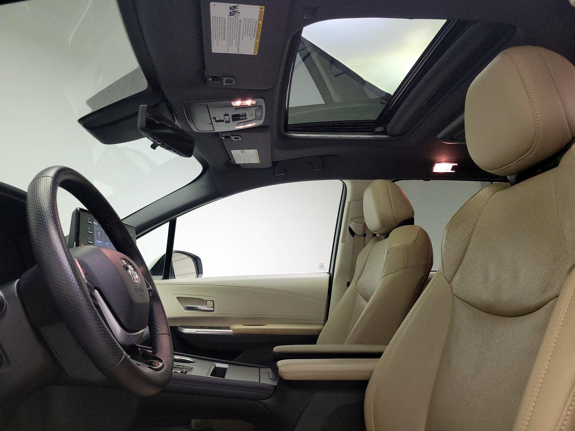 Thumbnail: 2021 Toyota Sienna - 20