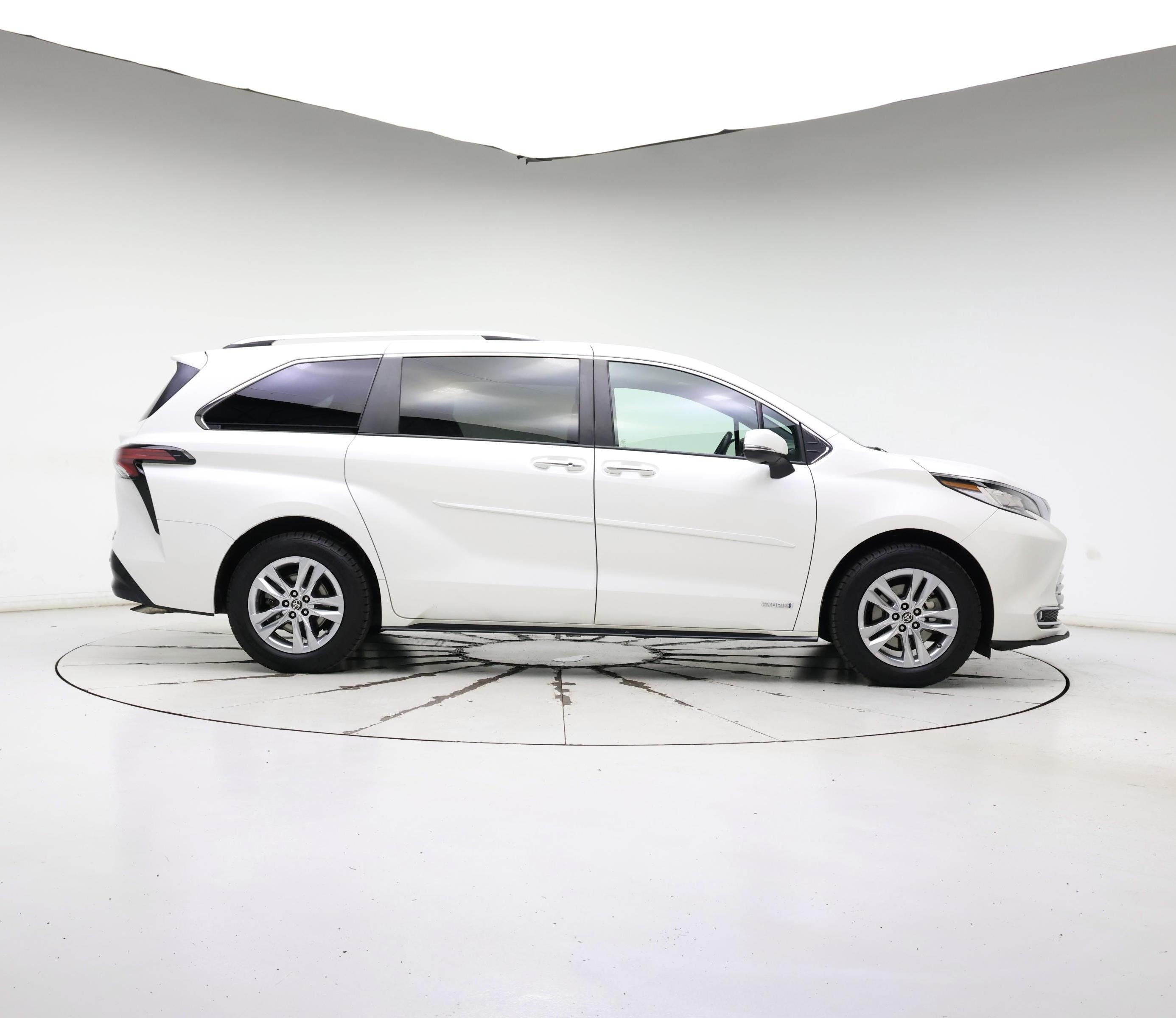 Thumbnail: 2021 Toyota Sienna - 7