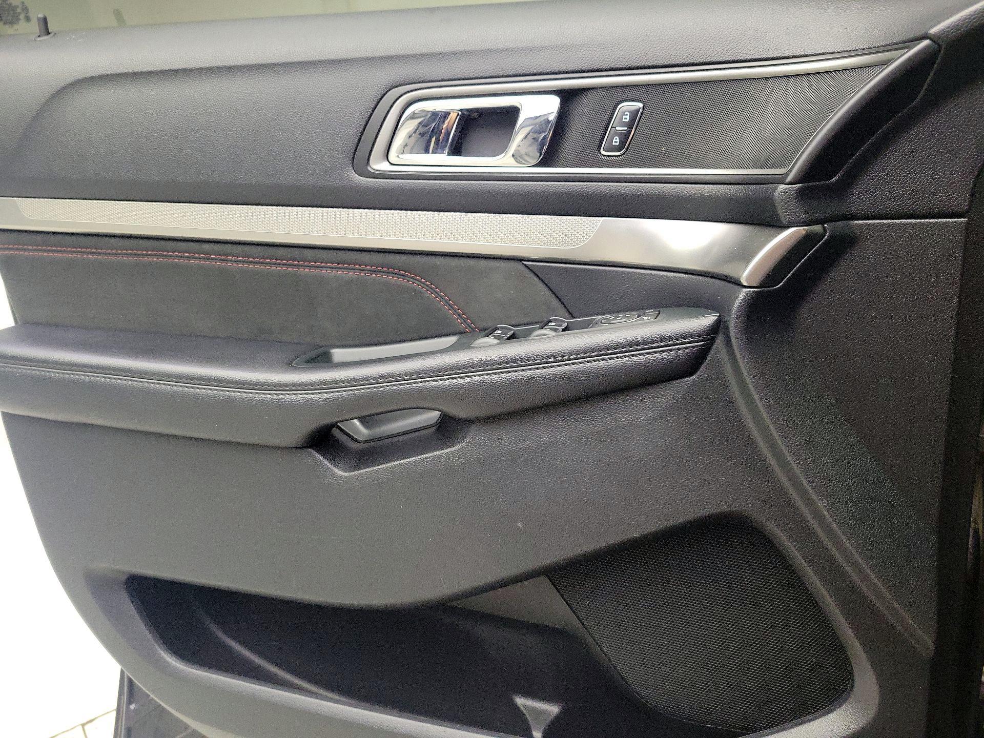 Thumbnail: 2018 Ford Explorer - 12