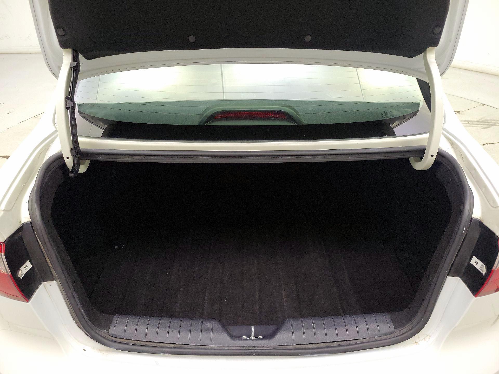 Thumbnail: 2017 Kia Rio - 19