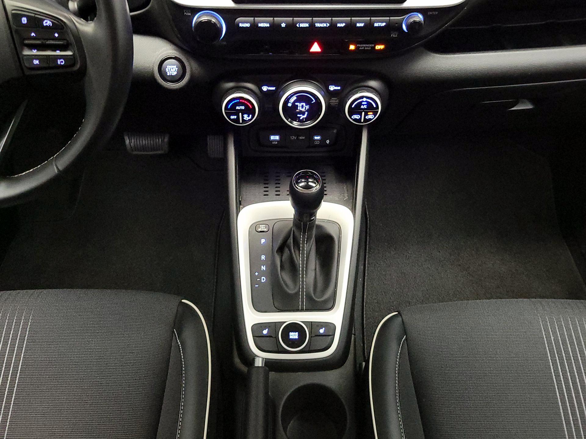 Thumbnail: 2023 Hyundai Venue - 18