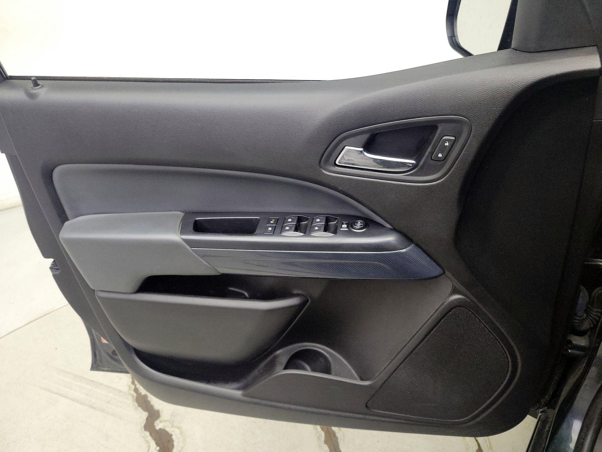 Thumbnail: 2018 Chevrolet Colorado - 12