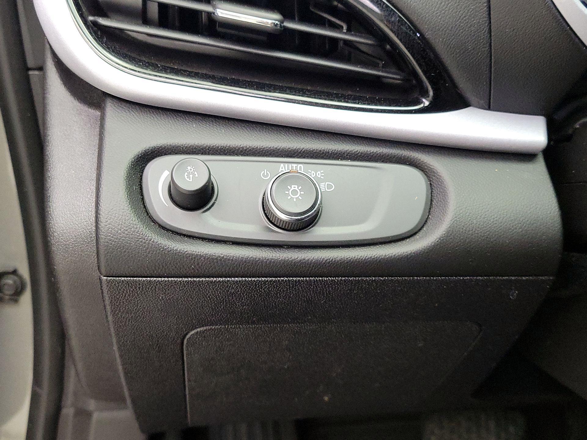 Thumbnail: 2017 Chevrolet Volt - 13