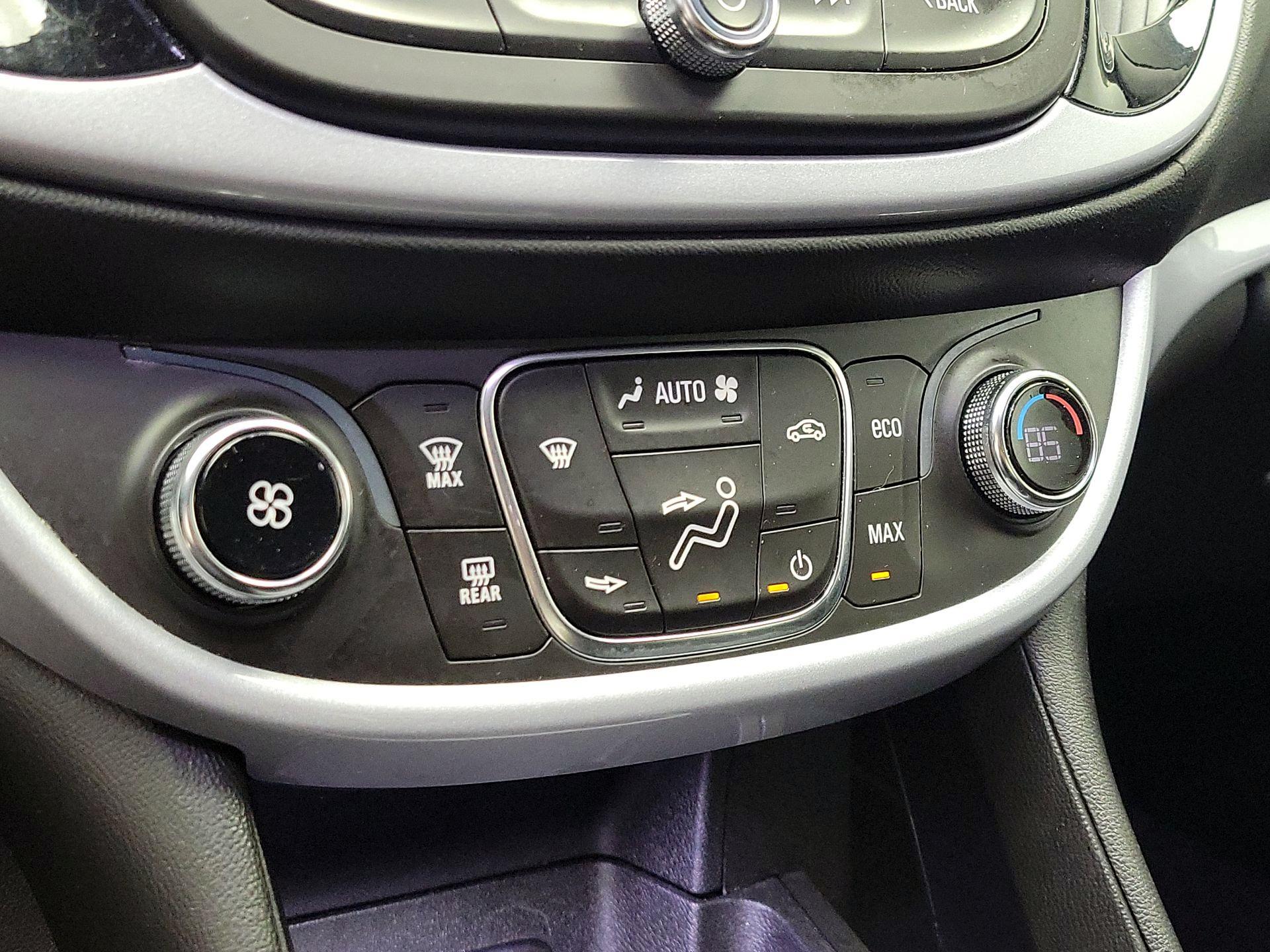 Thumbnail: 2017 Chevrolet Volt - 16