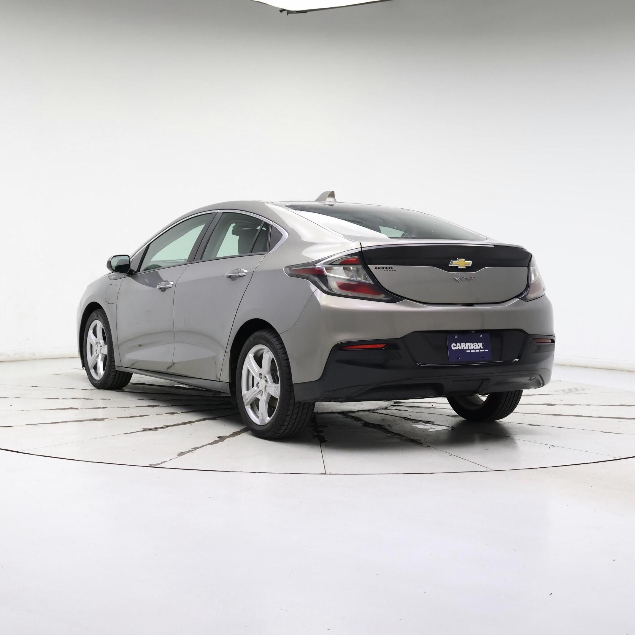 Thumbnail: 2017 Chevrolet Volt - 2