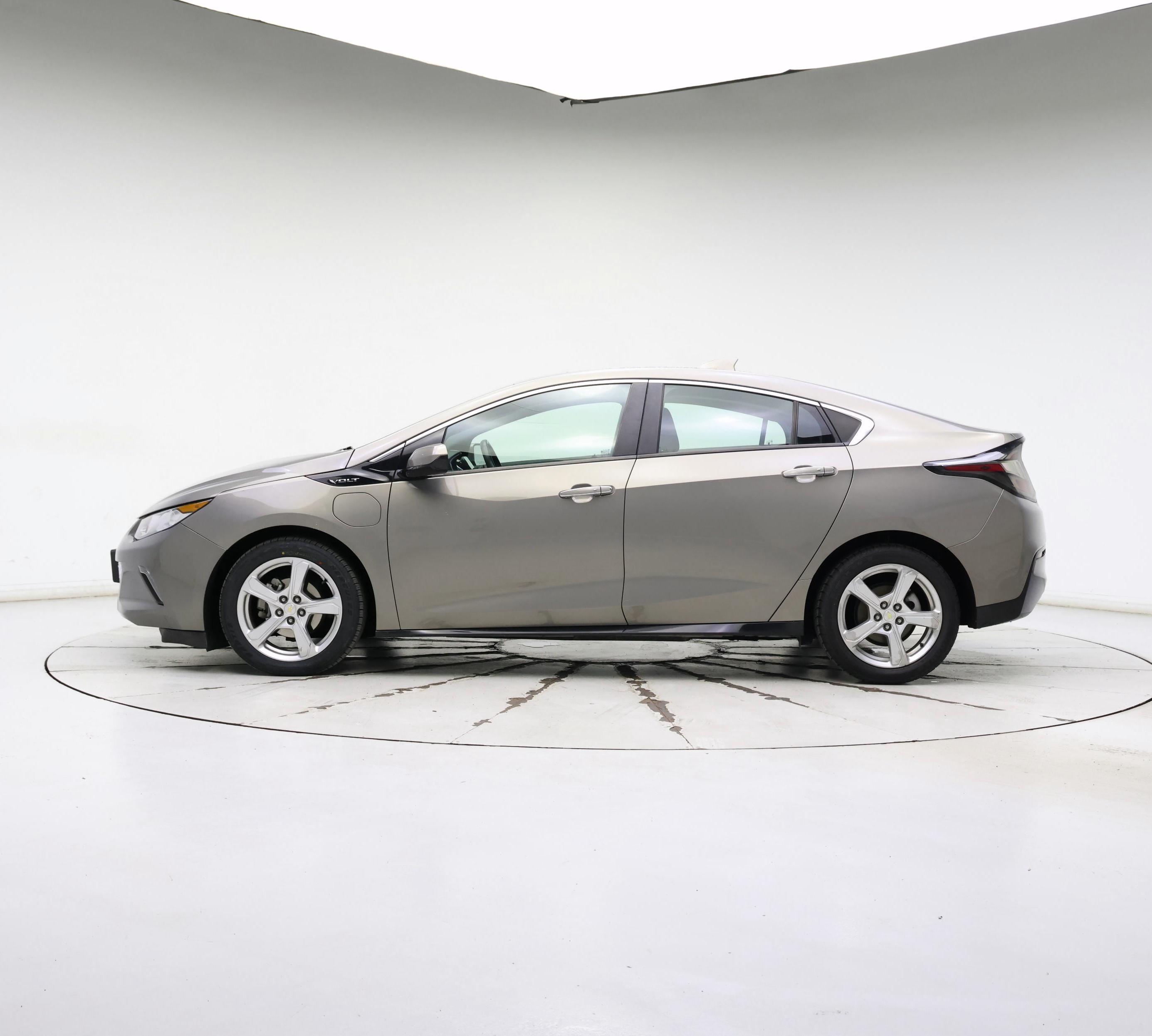 Thumbnail: 2017 Chevrolet Volt - 3
