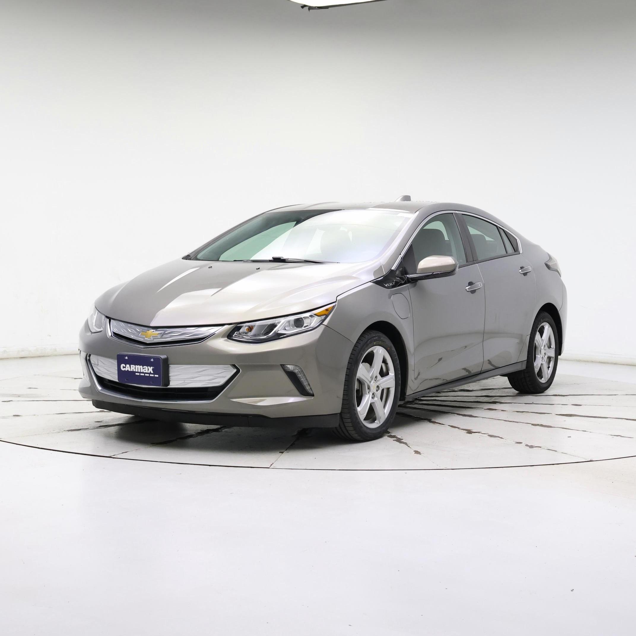 Thumbnail: 2017 Chevrolet Volt - 4