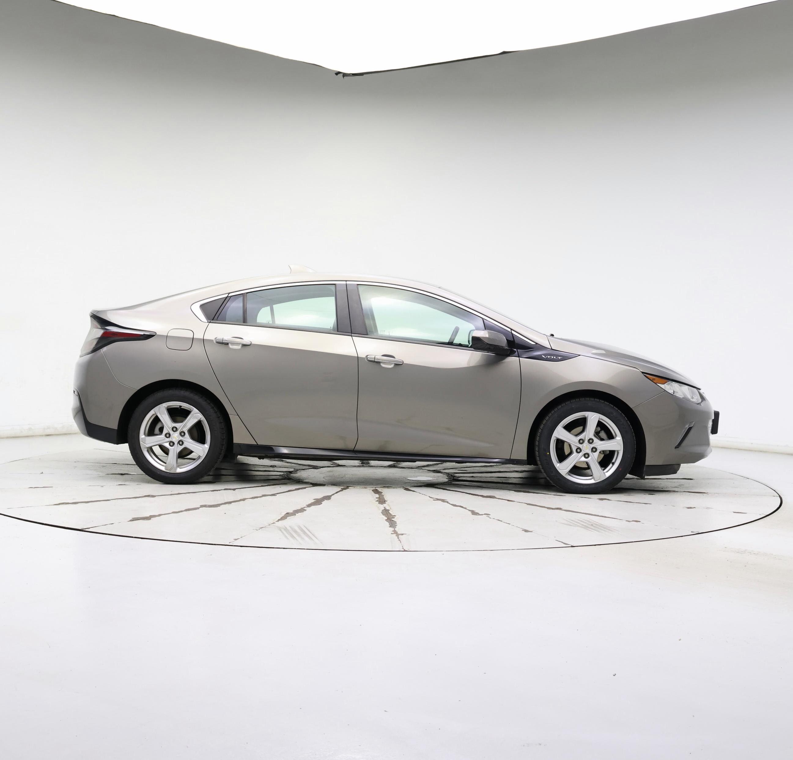 Thumbnail: 2017 Chevrolet Volt - 7