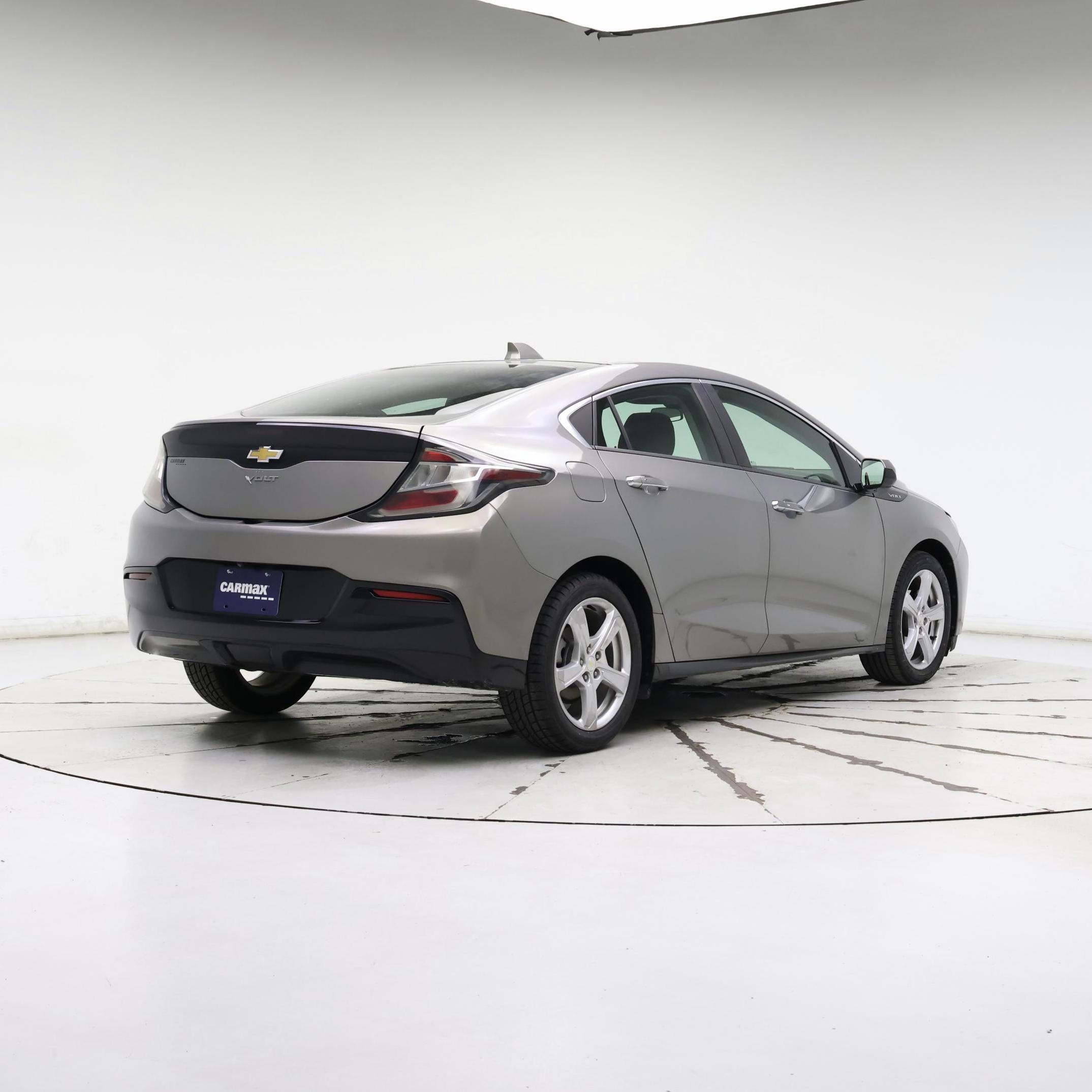 Thumbnail: 2017 Chevrolet Volt - 8