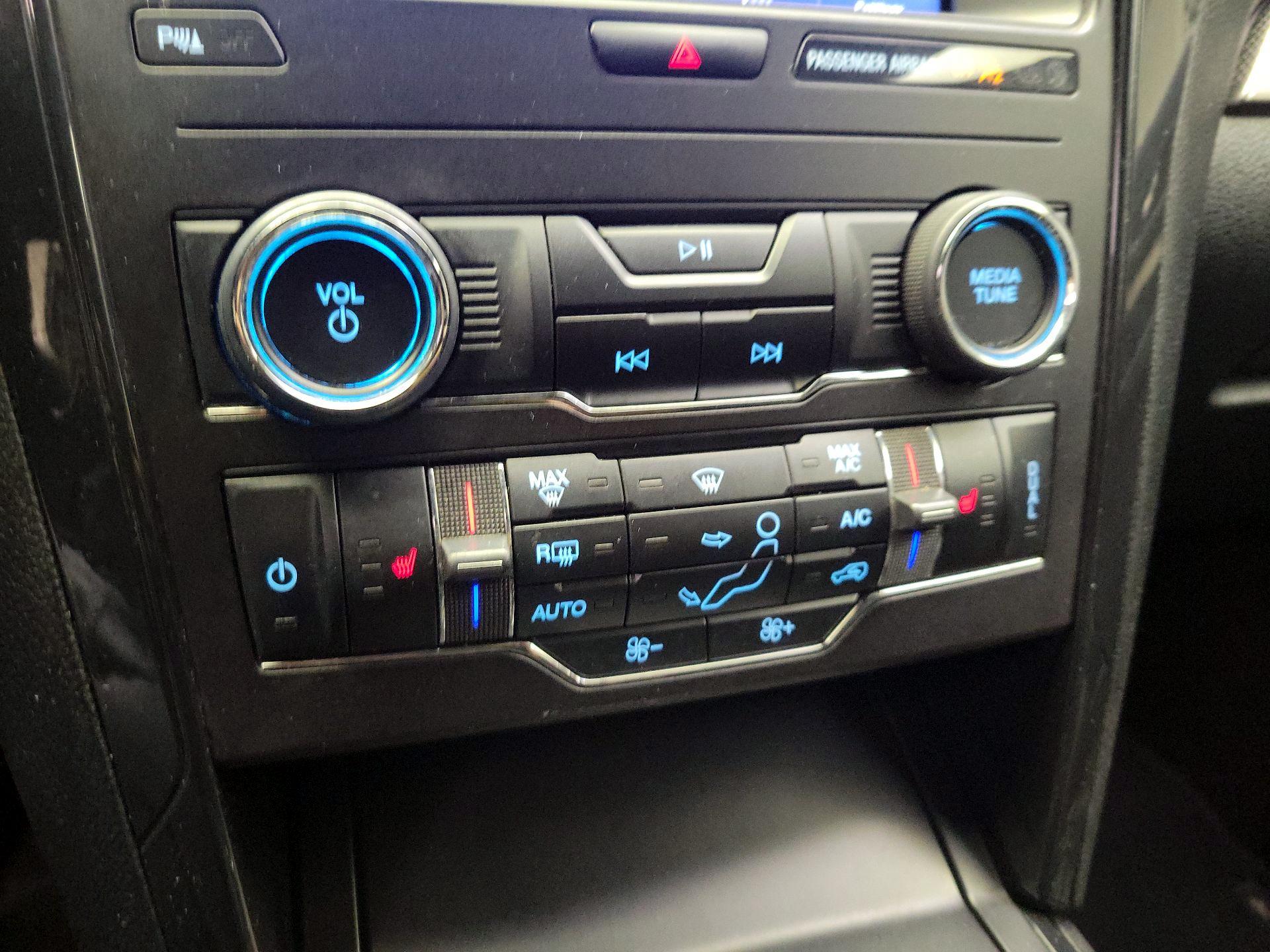 Thumbnail: 2018 Ford Explorer - 16