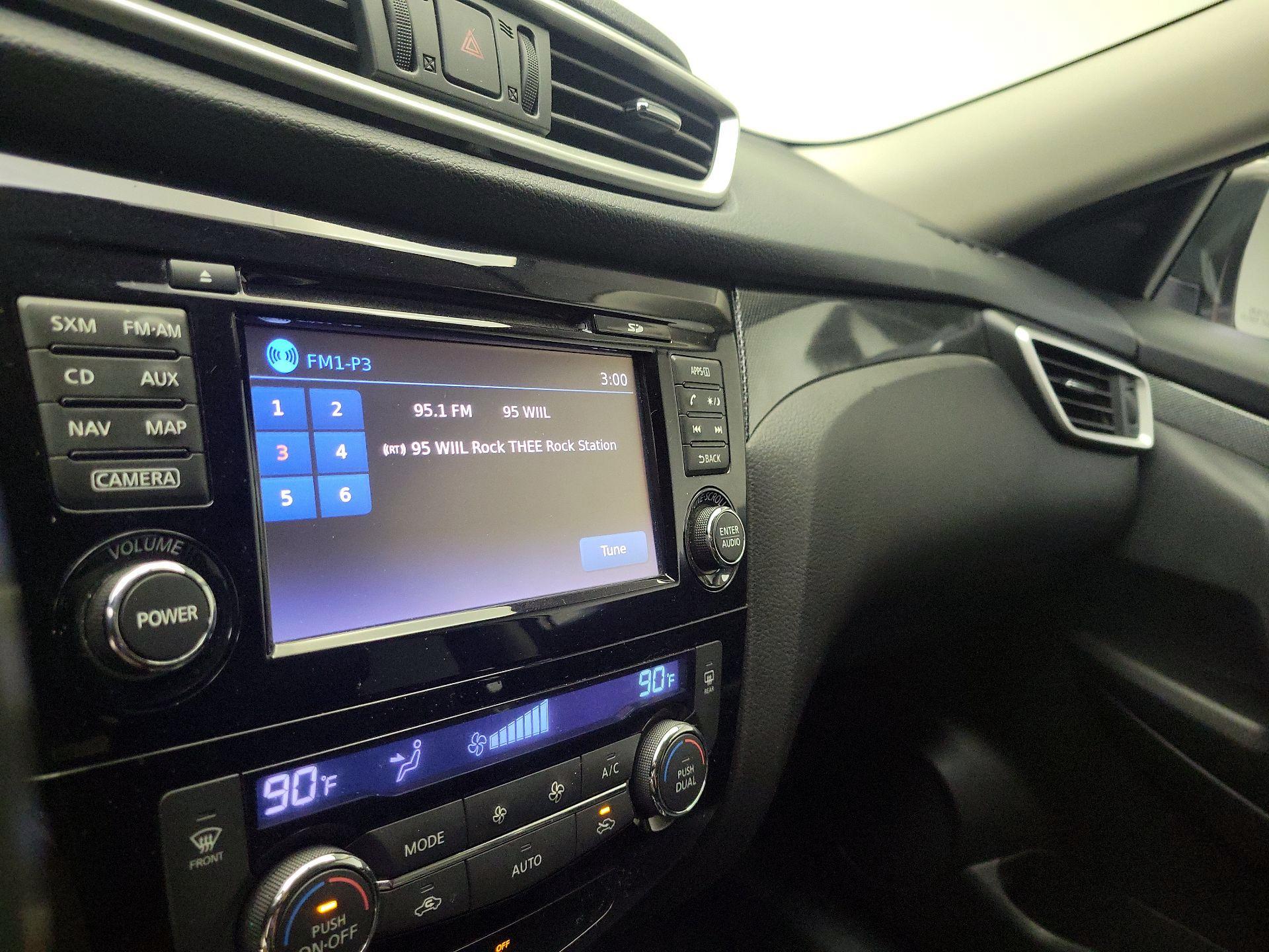 Thumbnail: 2015 Nissan Rogue - 16