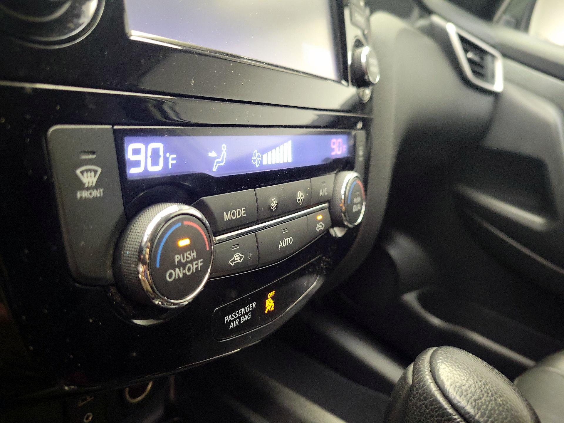 Thumbnail: 2015 Nissan Rogue - 17