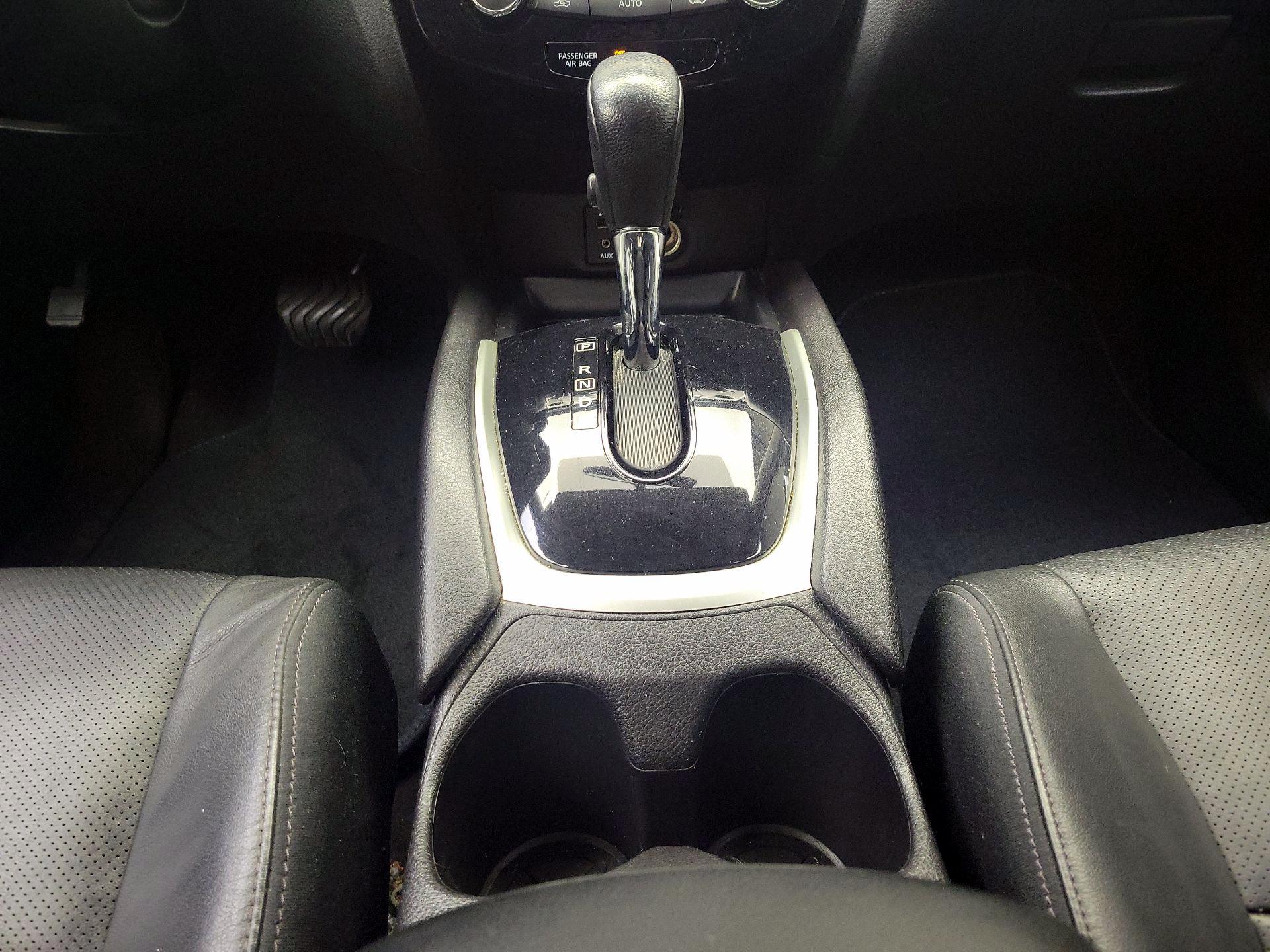 Thumbnail: 2015 Nissan Rogue - 18