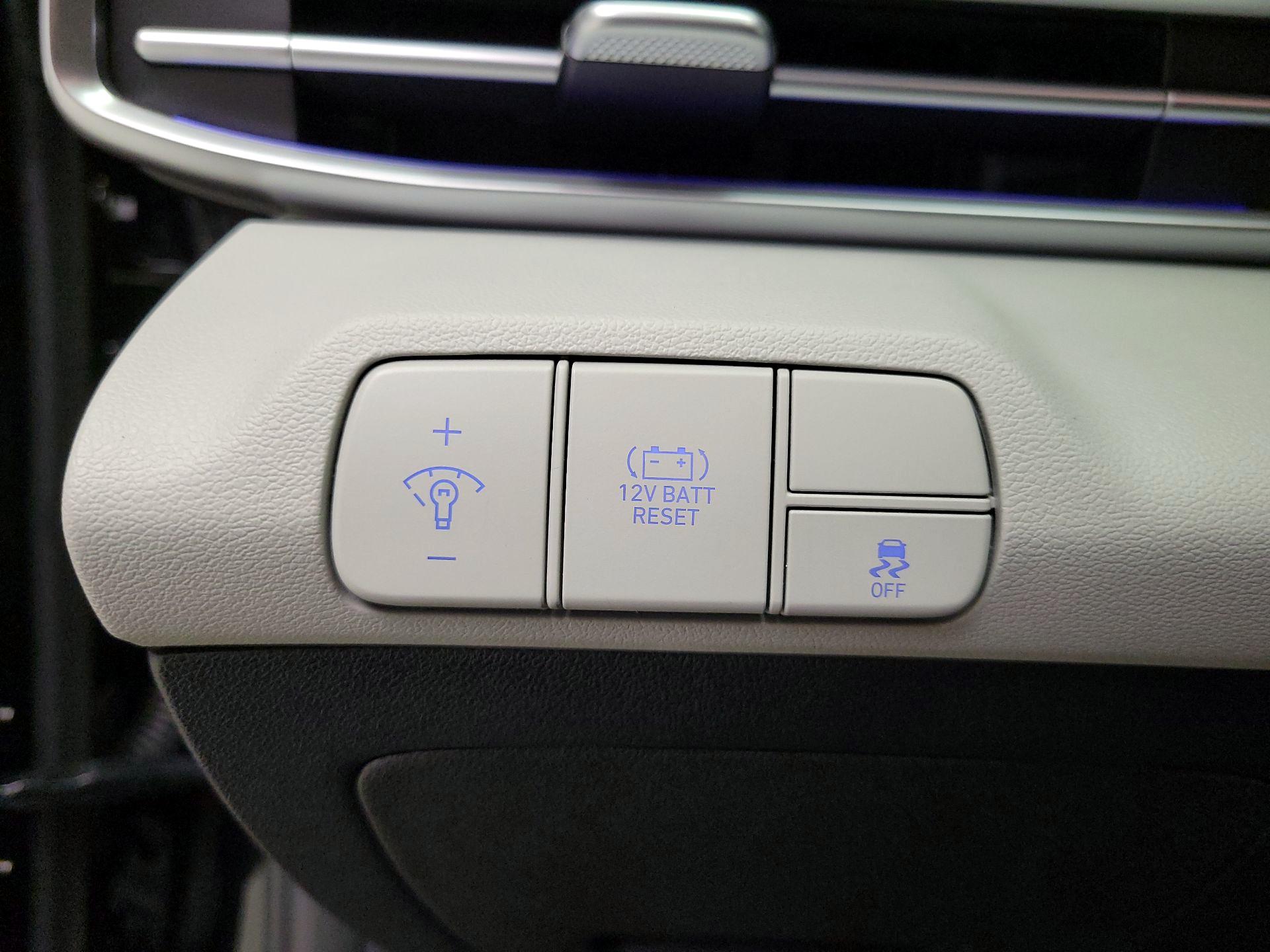 Thumbnail: 2024 Hyundai Elantra - 13