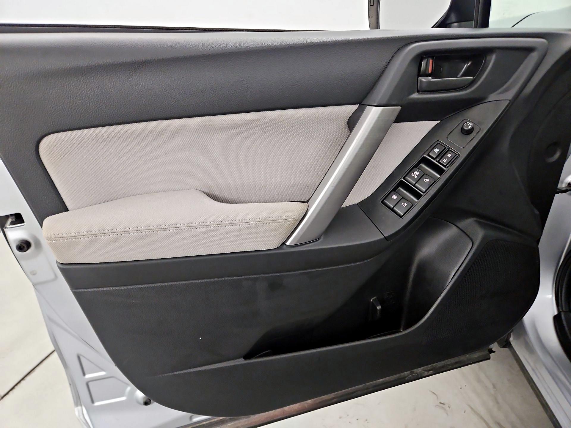 Thumbnail: 2015 Subaru Forester - 12