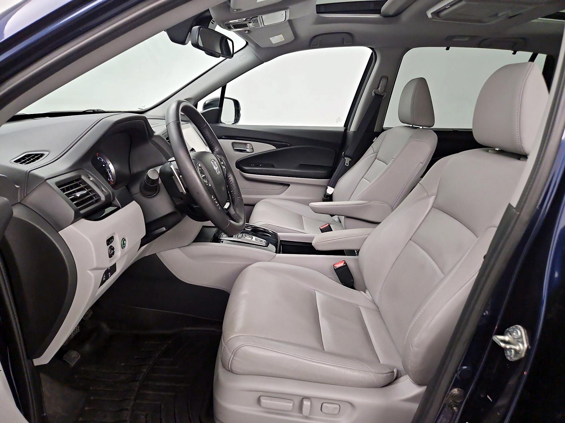 Thumbnail: 2017 Honda Pilot - 11