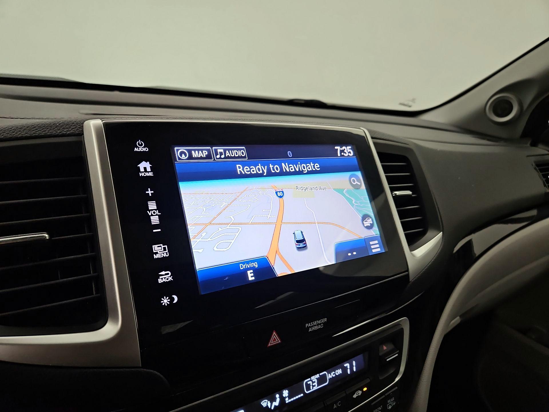 Thumbnail: 2017 Honda Pilot - 14