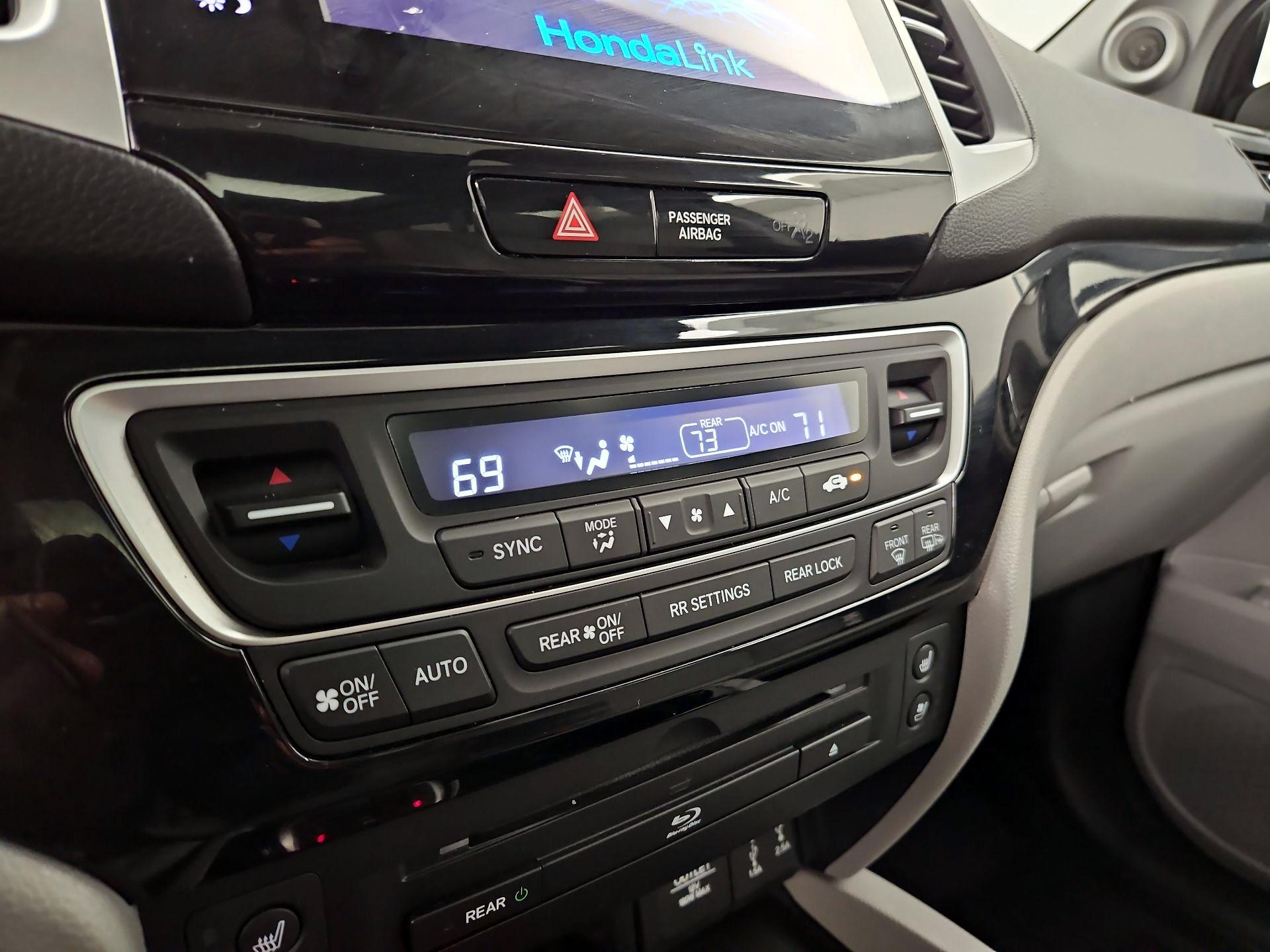 Thumbnail: 2017 Honda Pilot - 17