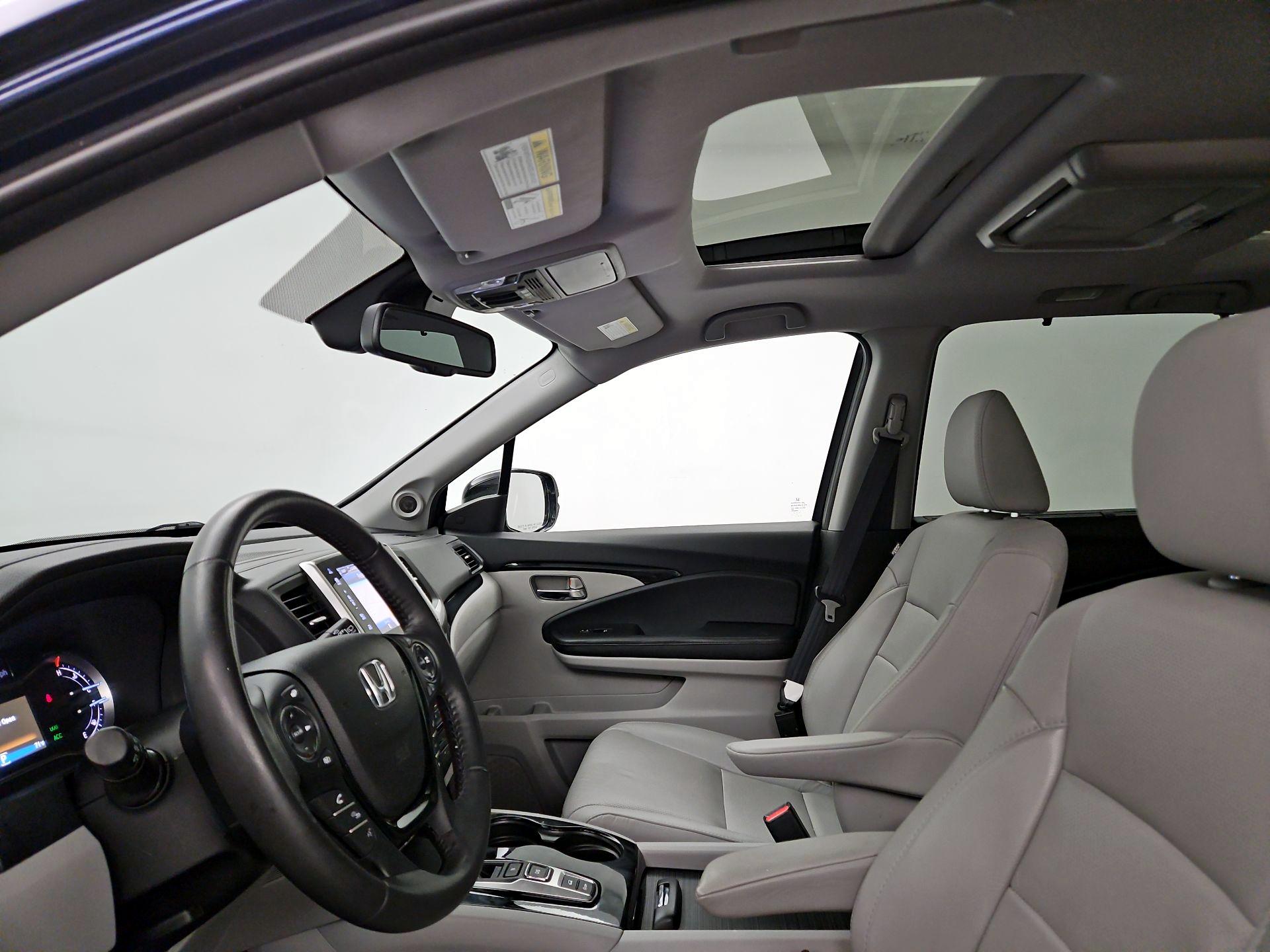 Thumbnail: 2017 Honda Pilot - 20