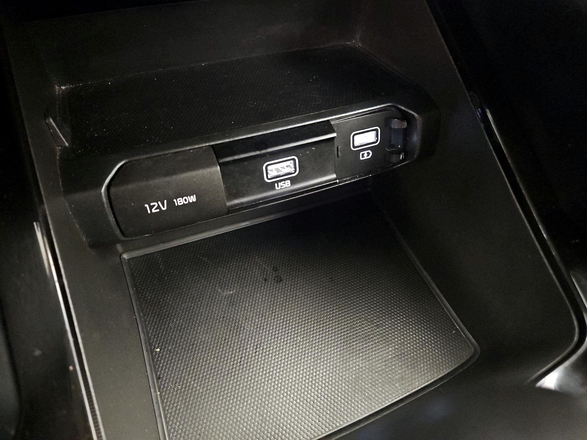 Thumbnail: 2020 Kia Telluride - 18