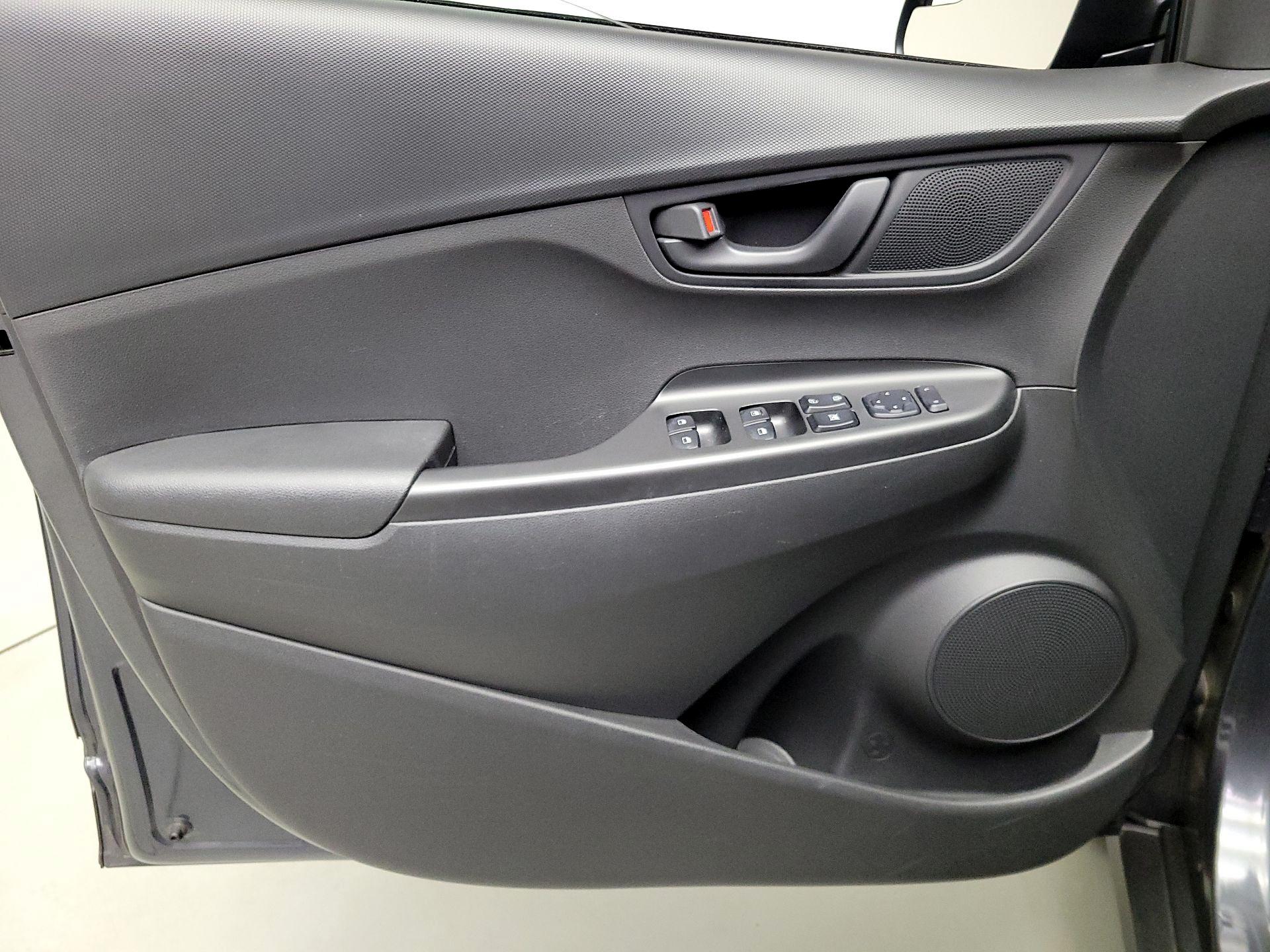 Thumbnail: 2020 Hyundai Kona - 12