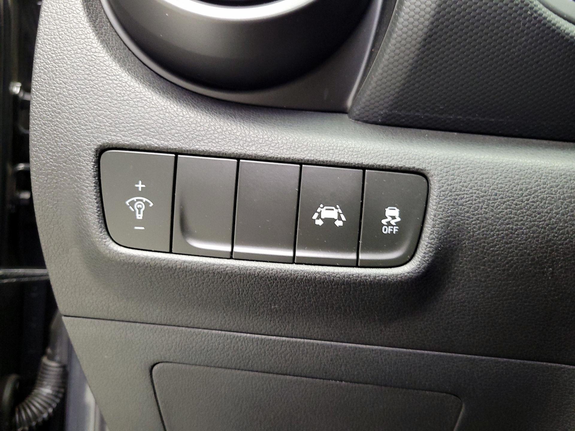 Thumbnail: 2020 Hyundai Kona - 13