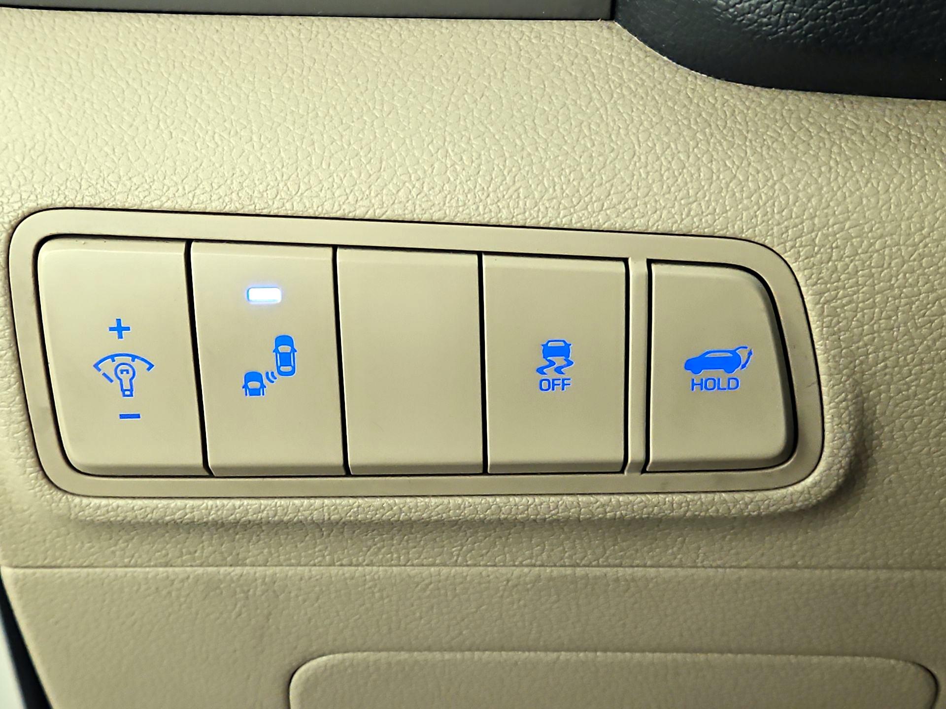 Thumbnail: 2016 Hyundai Tucson - 13