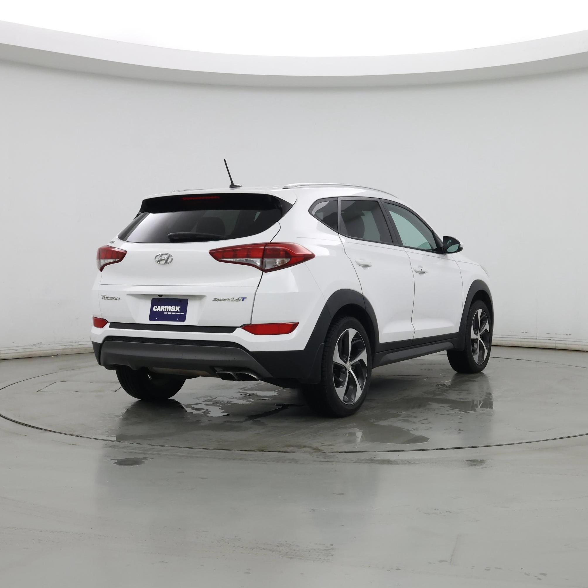Thumbnail: 2016 Hyundai Tucson - 8