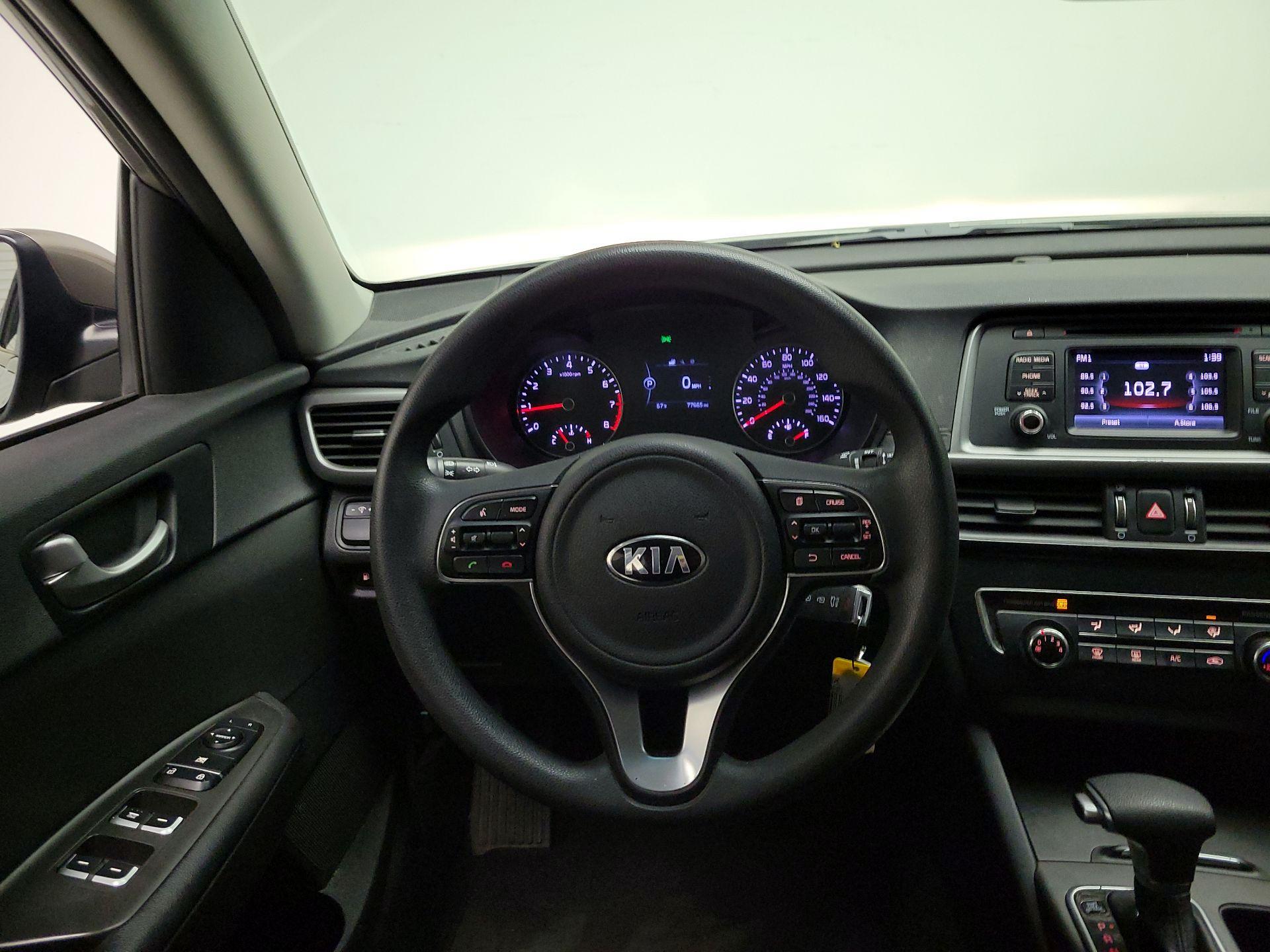 Thumbnail: 2016 Kia Optima - 10